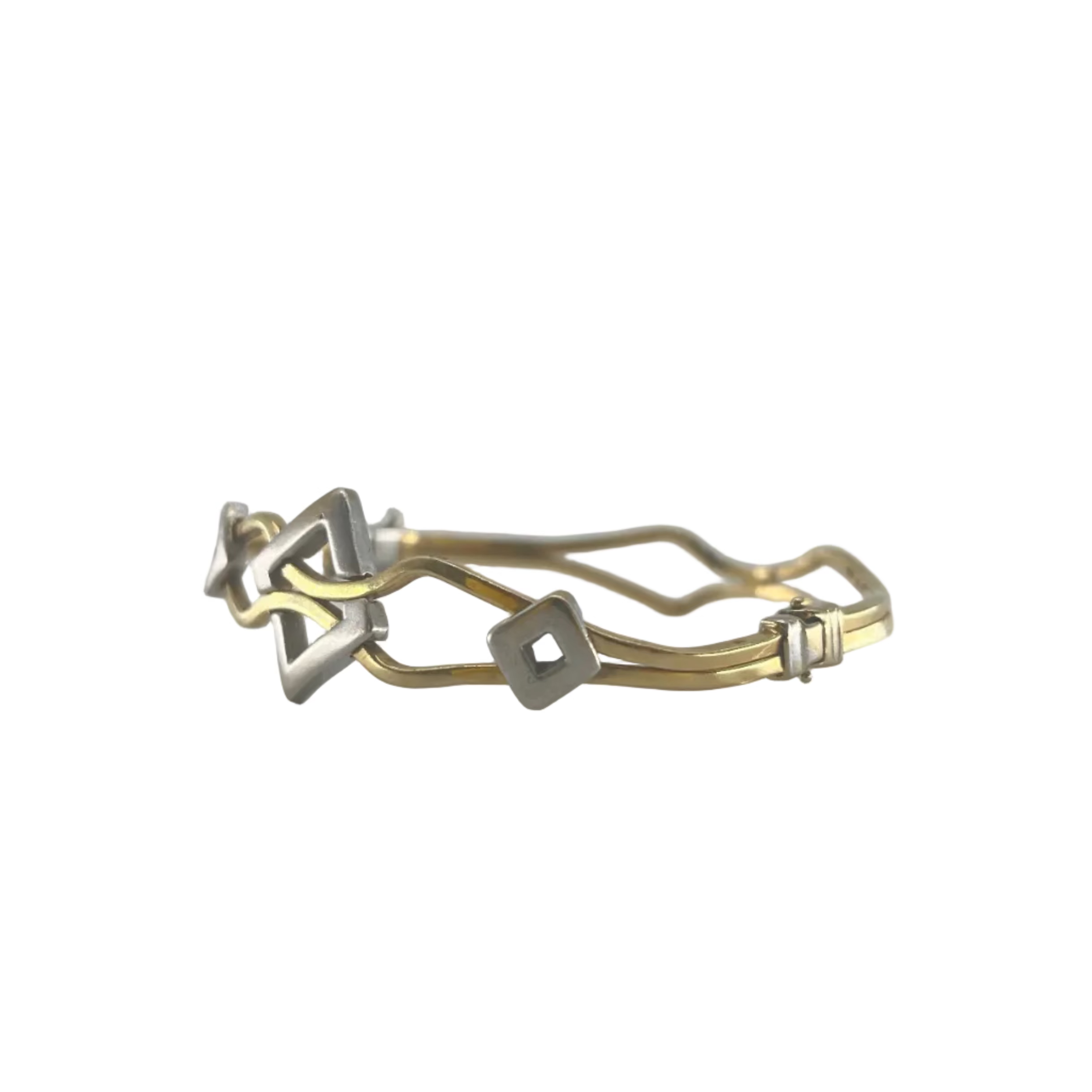 14ct Star Bangle 2.6" Carat: 14ct Gold Colour: Yellow & White Gold Size: 2.6" (Width) Weight: 10.67g