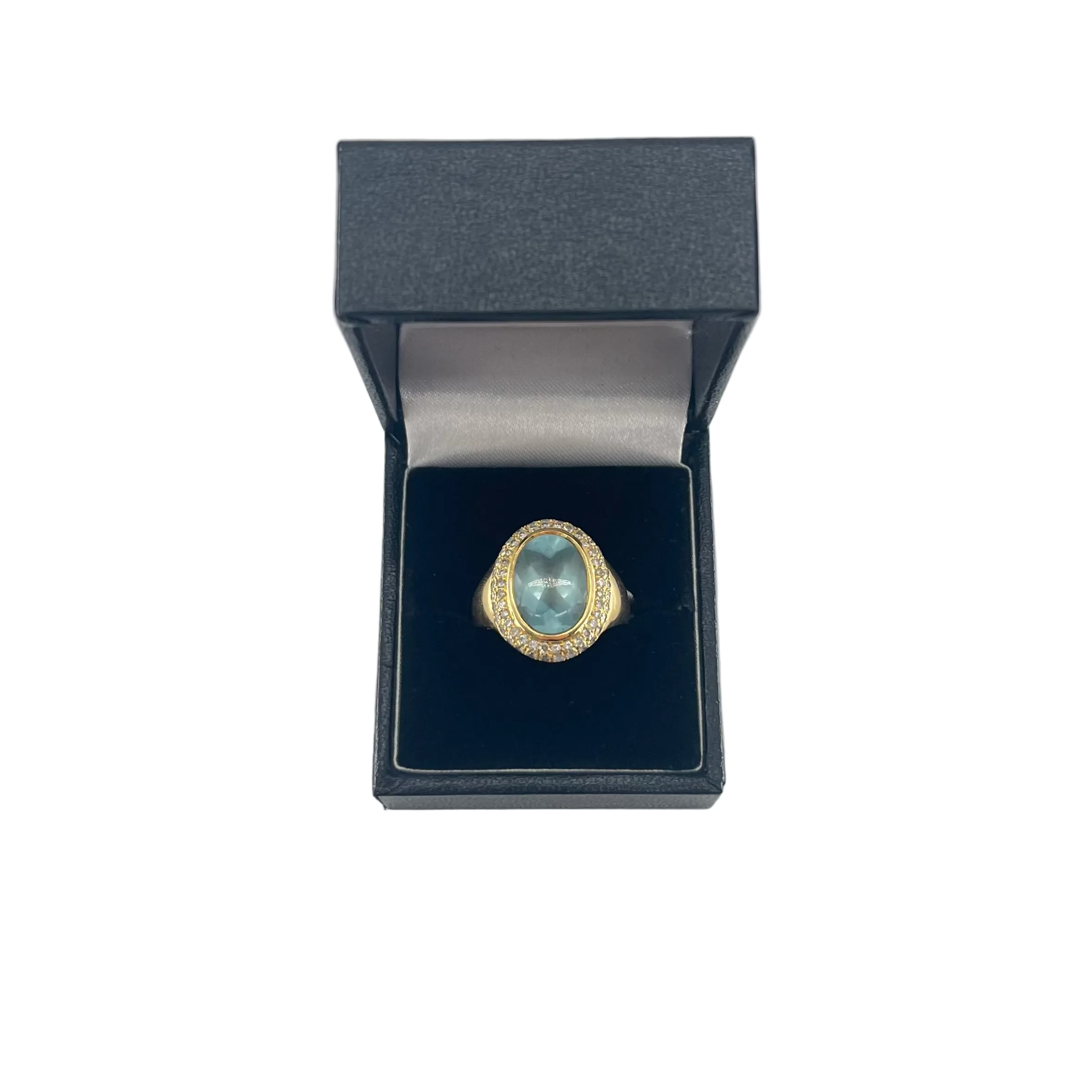 18ct Natural Aquamarine Ring Carat: 18ct Gold Colour: Yellow Gold Size: Q 1/2 Stones: Natural Aquamarine Weight: 8.88g