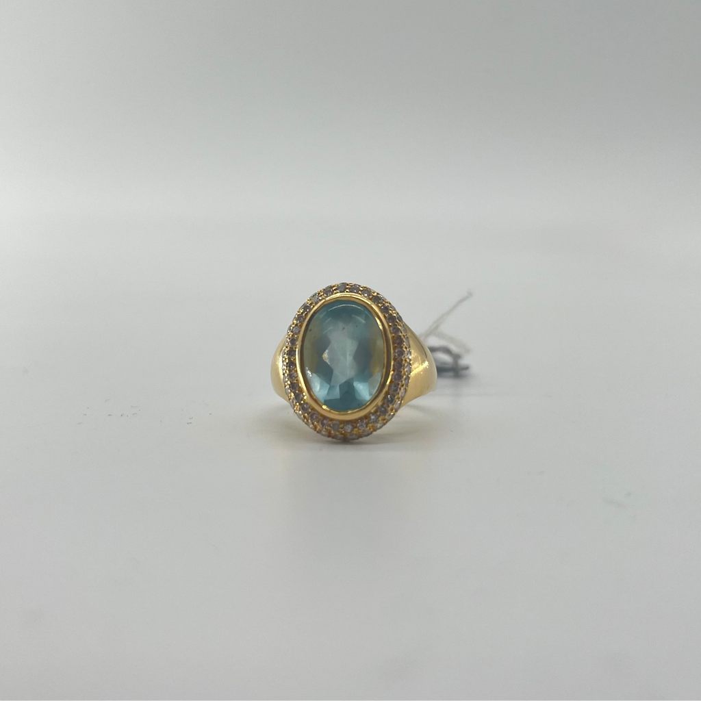 18ct Natural Aquamarine Ring Carat: 18ct Gold Colour: Yellow Gold Size: Q 1/2 Stones: Natural Aquamarine Weight: 8.88g