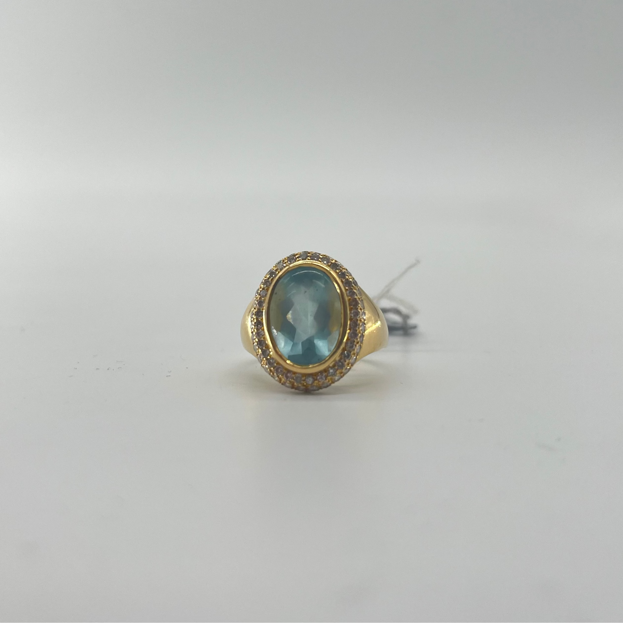 18ct Natural Aquamarine Ring Carat: 18ct Gold Colour: Yellow Gold Size: Q 1/2 Stones: Natural Aquamarine Weight: 8.88g