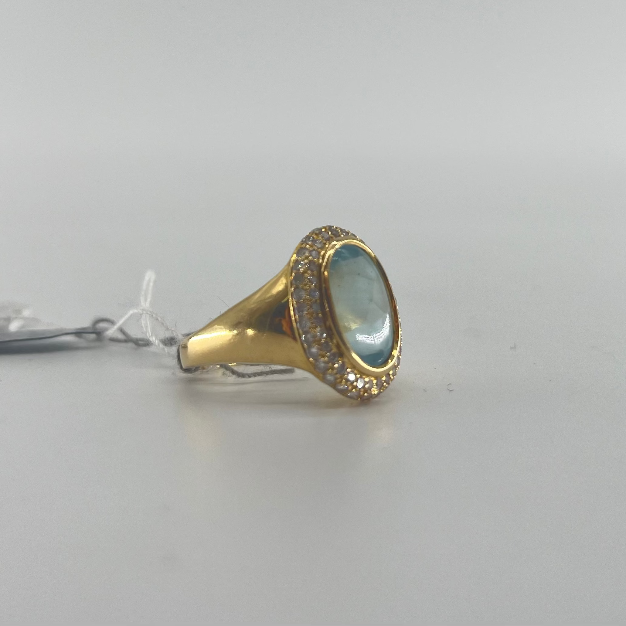 18ct Natural Aquamarine Ring Carat: 18ct Gold Colour: Yellow Gold Size: Q 1/2 Stones: Natural Aquamarine Weight: 8.88g
