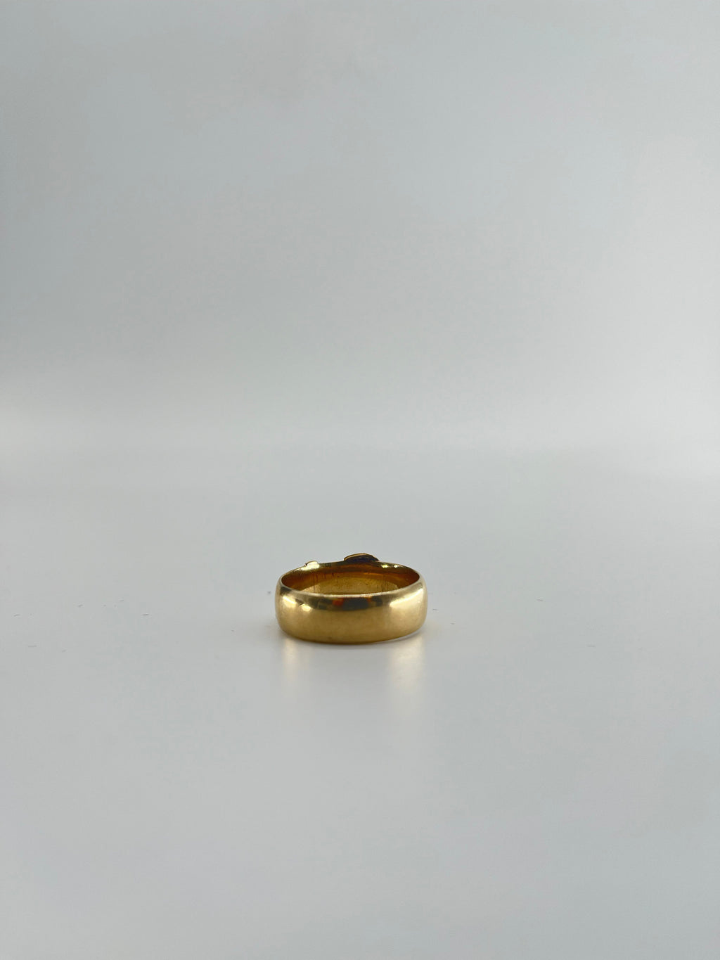 9ct Belt Buckle Ring Carat: 9ct Style: Belt Buckle Size: S 1/2 Weight: 5.25g
