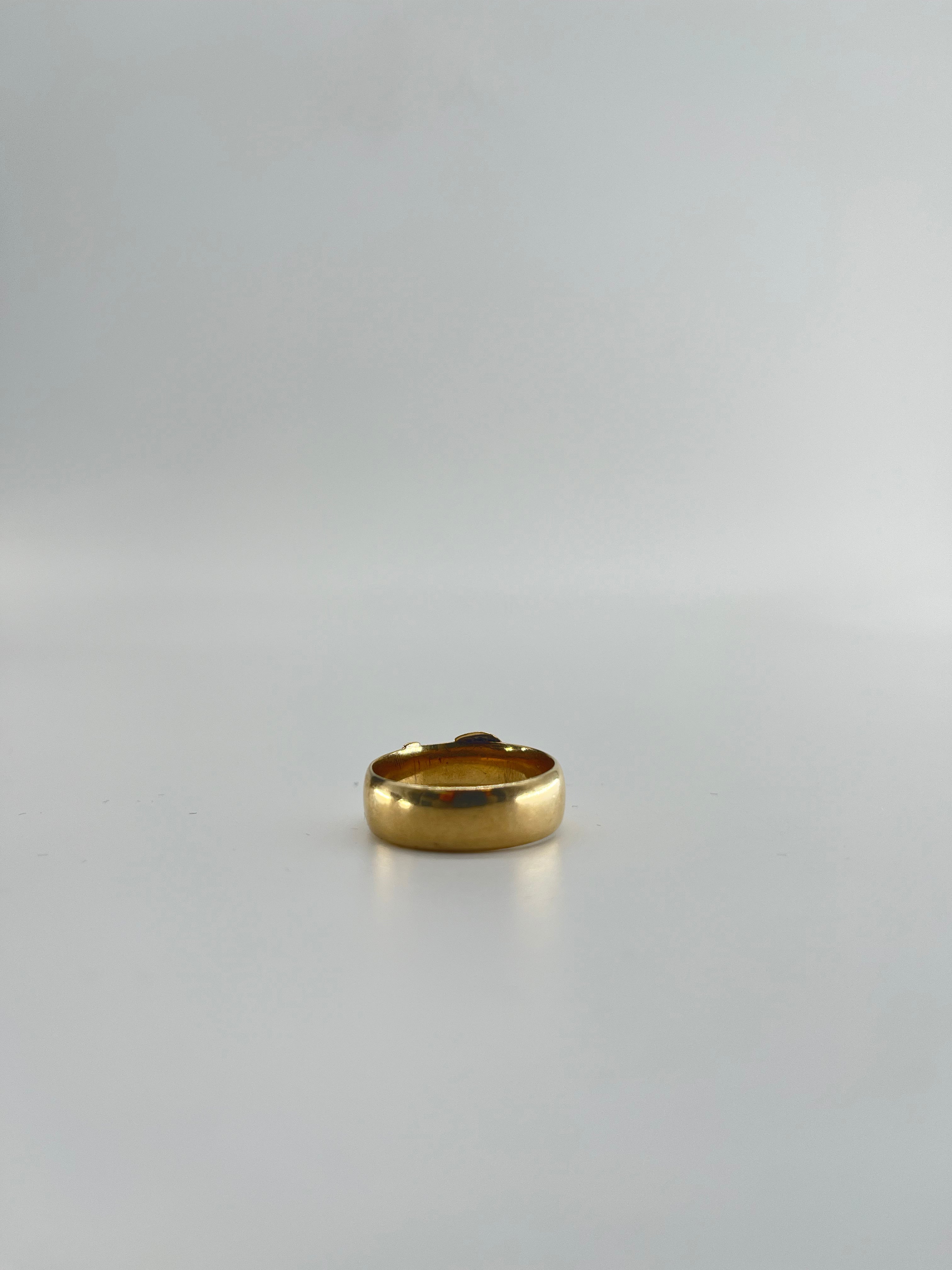 9ct Belt Buckle Ring Carat: 9ct Style: Belt Buckle Size: S 1/2 Weight: 5.25g