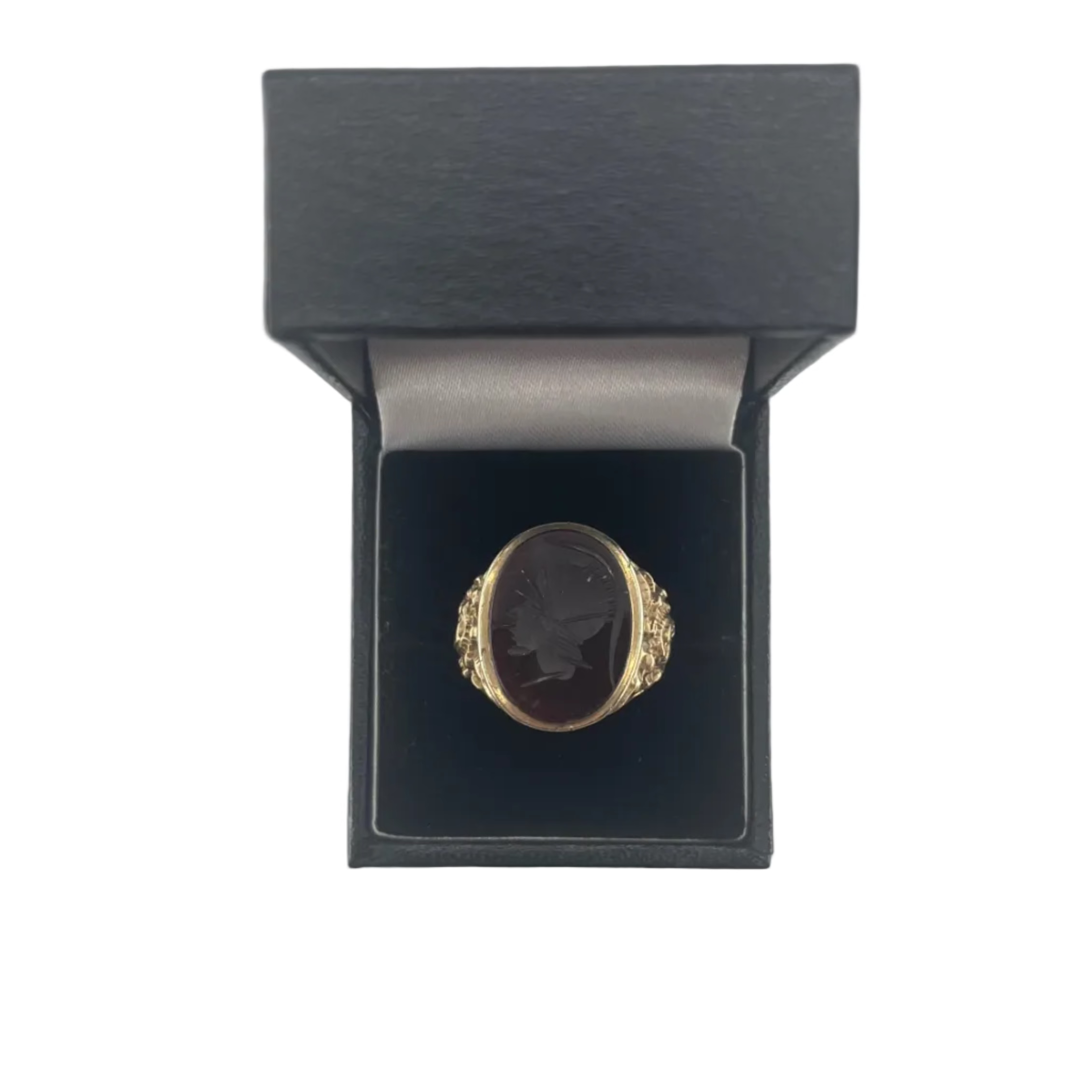 9ct Carnelian Intaglio Ring Carat: 9ct Gold Colour: Yellow Gold Size: V Weight: 9.56g