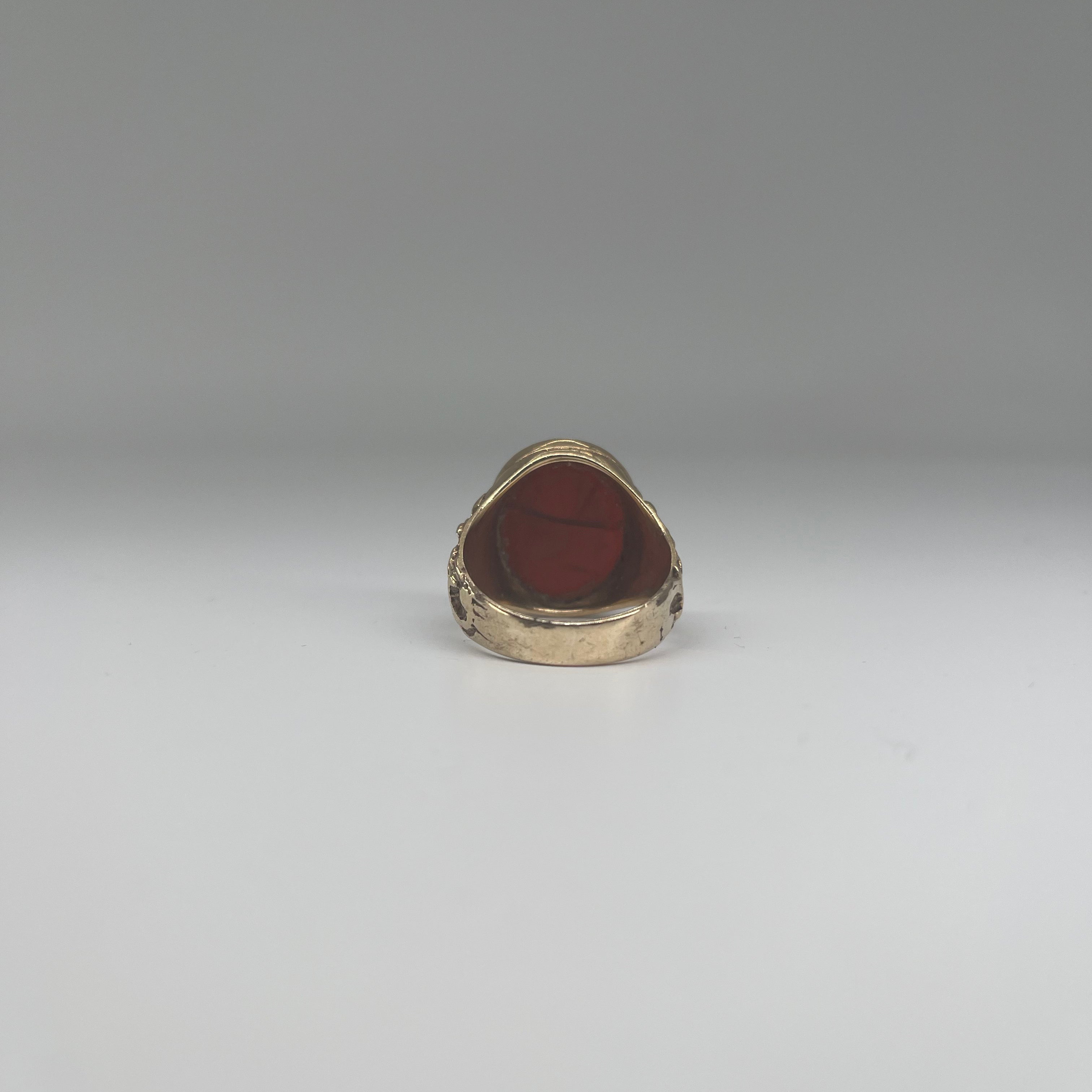 9ct Carnelian Intaglio Ring Carat: 9ct Gold Colour: Yellow Gold Size: V Weight: 9.56g
