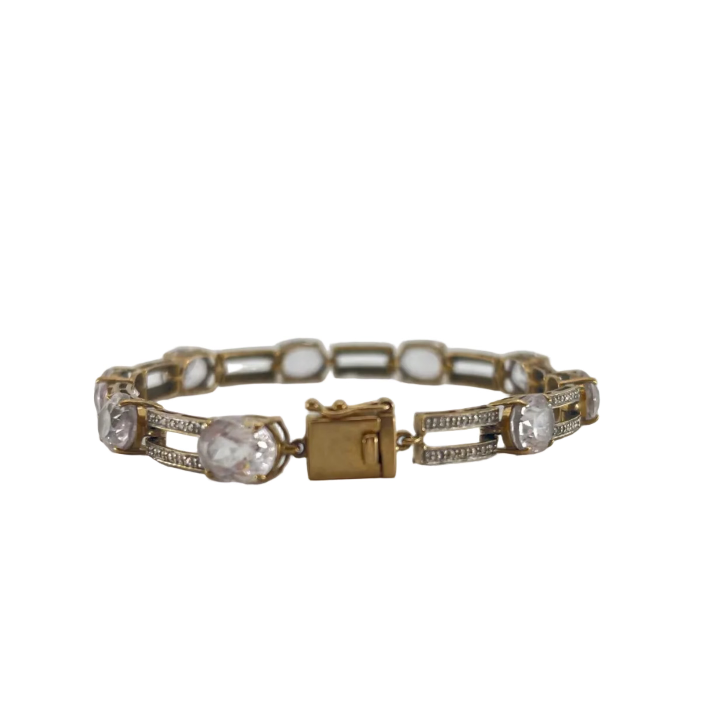 9ct Gate Link Quartz Bracelet 8" Carat: 9ct Gold Colour: Yellow Gold Width: 5mm Length: 8" Weight: 12.59g