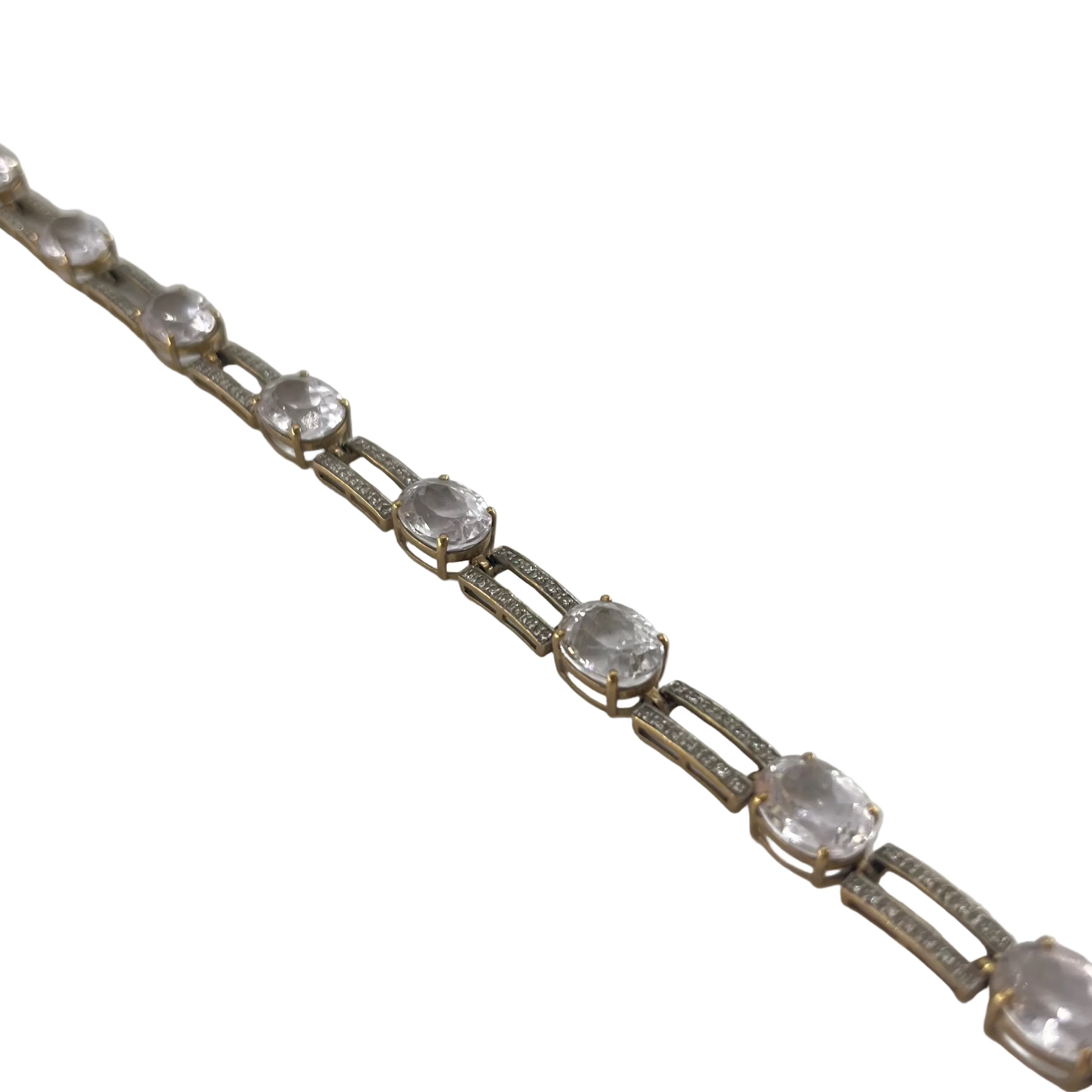 9ct Gate Link Quartz Bracelet 8" Carat: 9ct Gold Colour: Yellow Gold Width: 5mm Length: 8" Weight: 12.59g