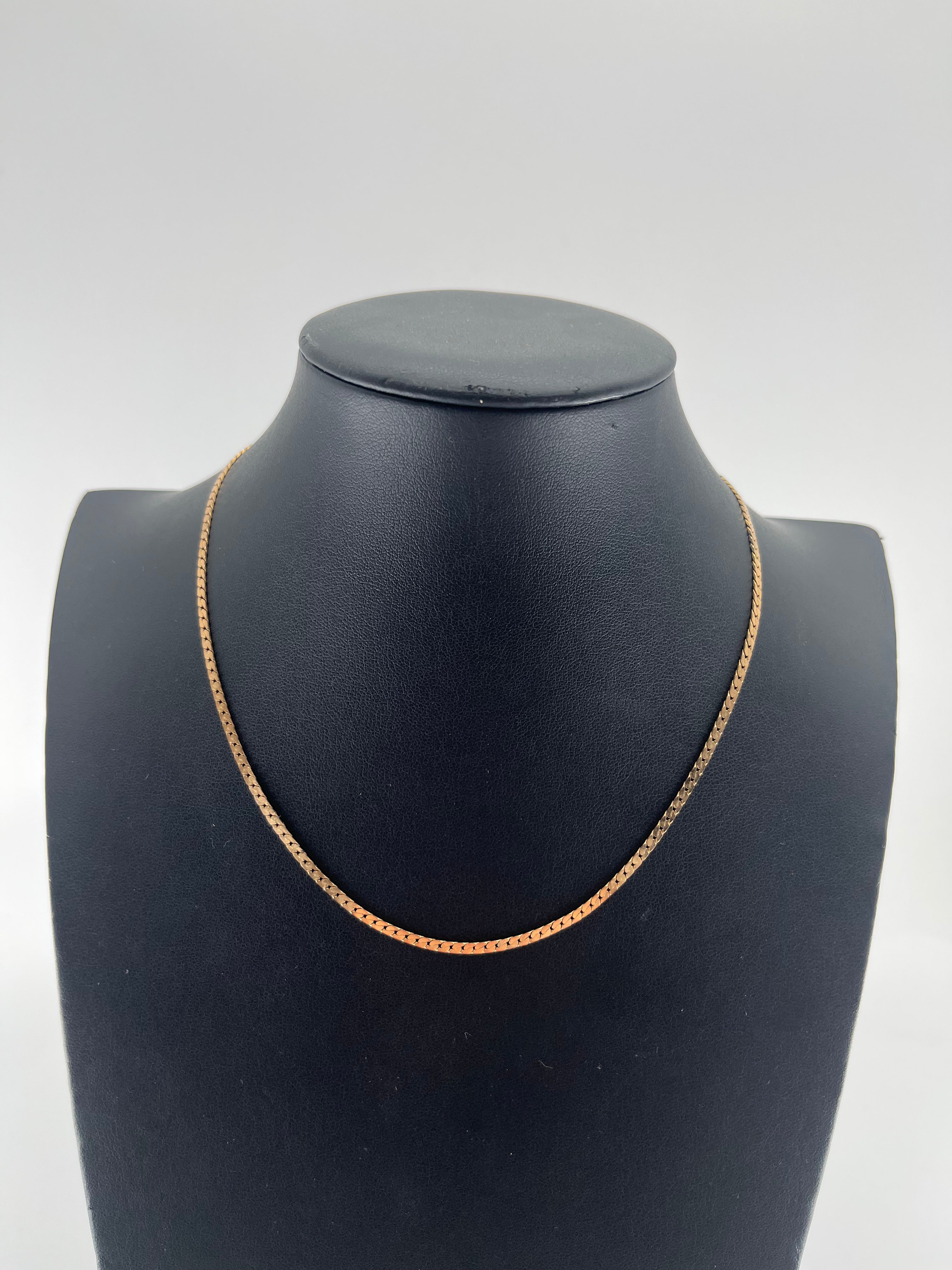 9ct Gold Flat Curb Chain Carat: 9ct Colour: Yellow Gold Style: Flat Curb Length: 16" Width: 2mm Weight: 4.98g
