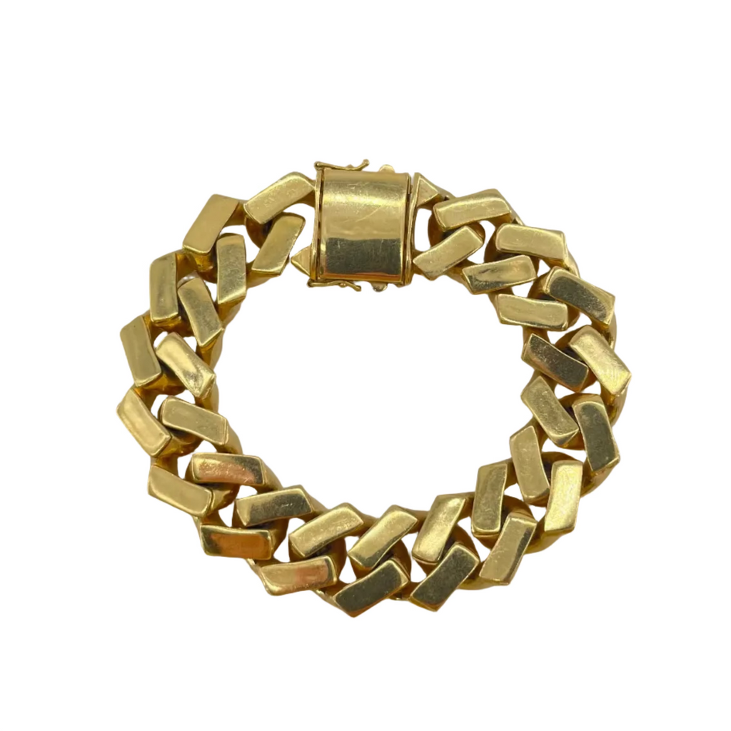 9ct Hollow Curb Bracelet 9.4" Carat: 9ct Gold Colour: Yellow Gold Width: 2mm Length: 9.4" Weight: 82.82g