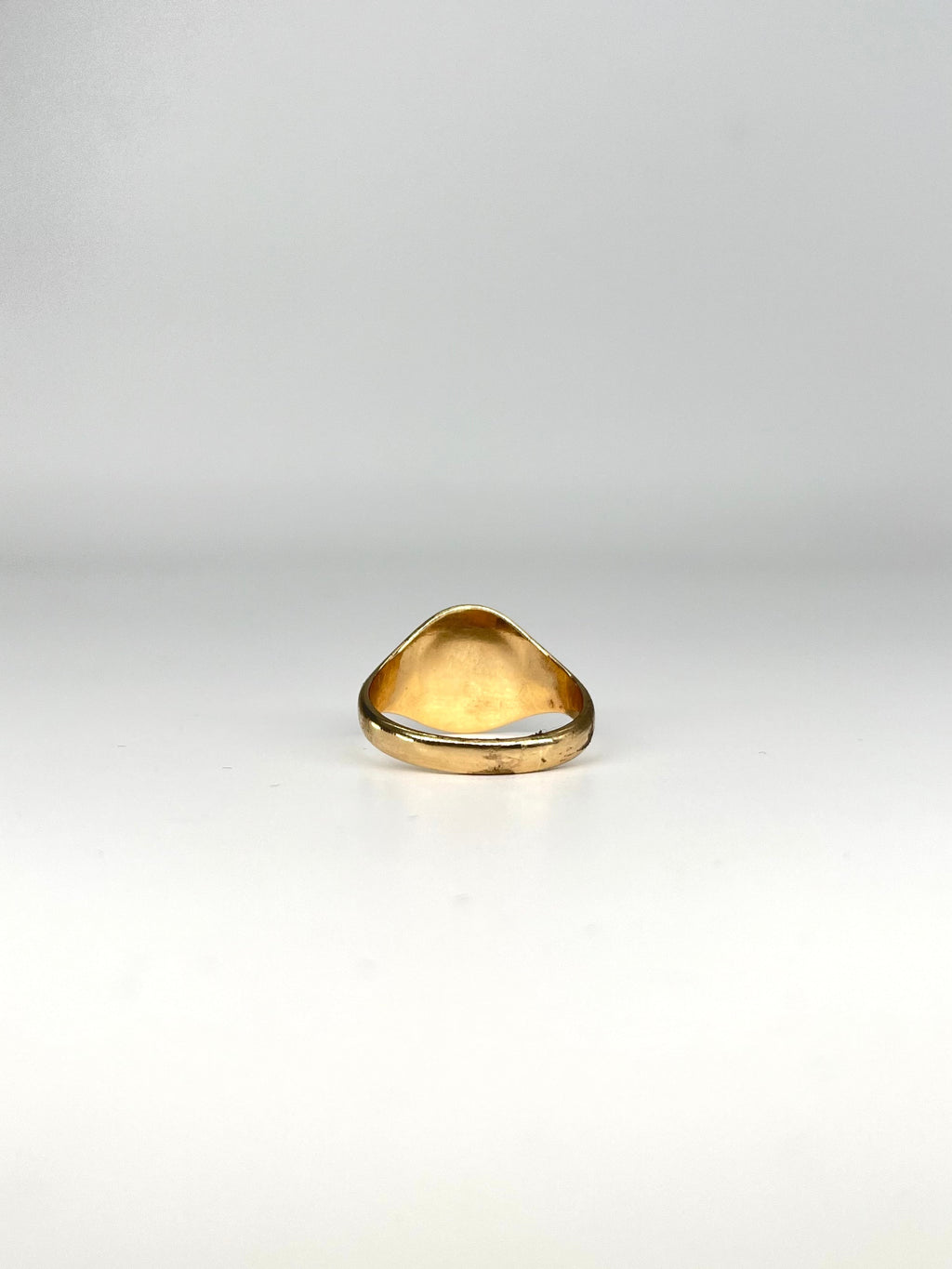 9ct Oval Signet Ring Carat: 9ct Size: S Style: Signet Weight: 4.63g