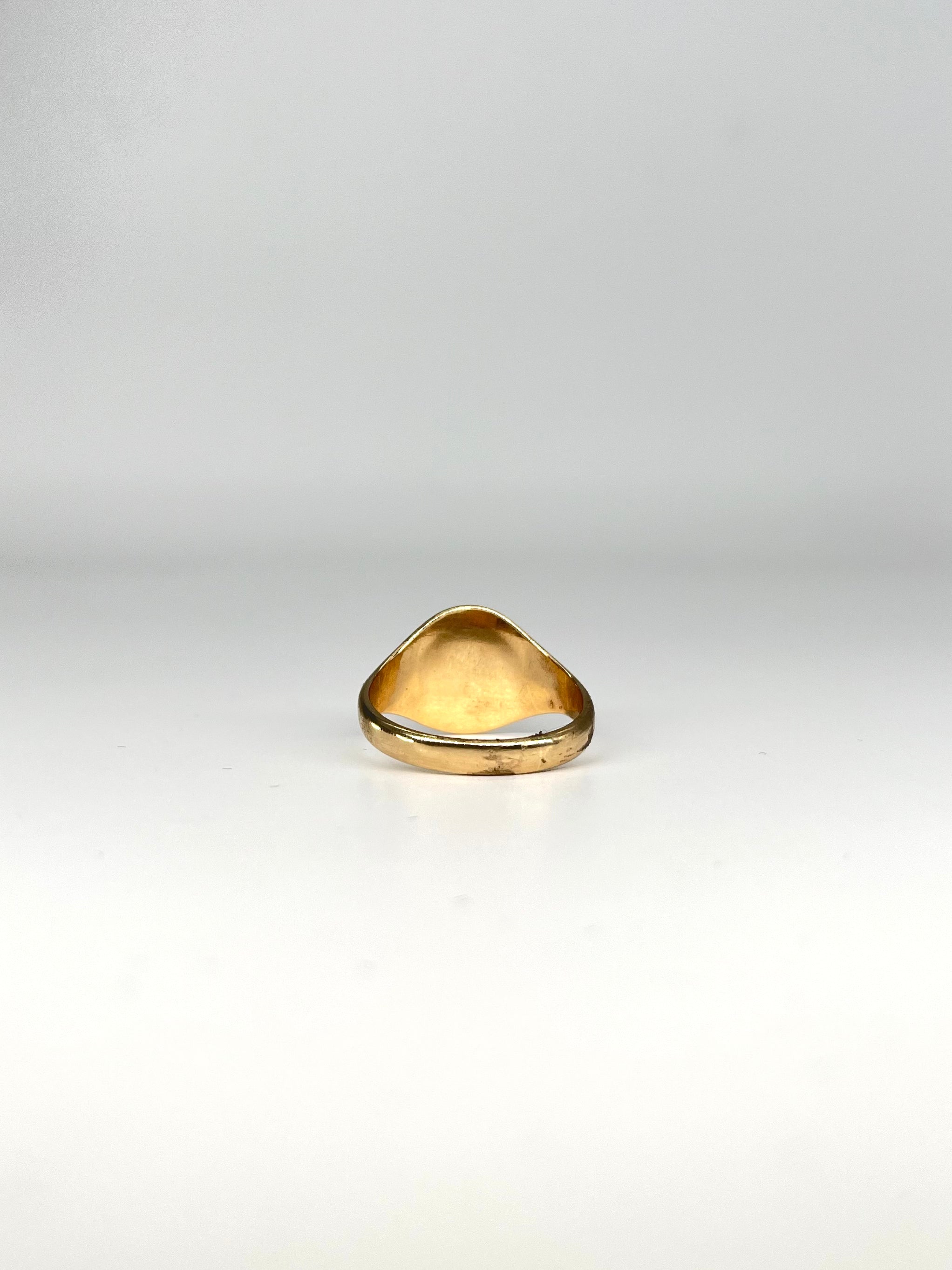 9ct Oval Signet Ring Carat: 9ct Size: S Style: Signet Weight: 4.63g