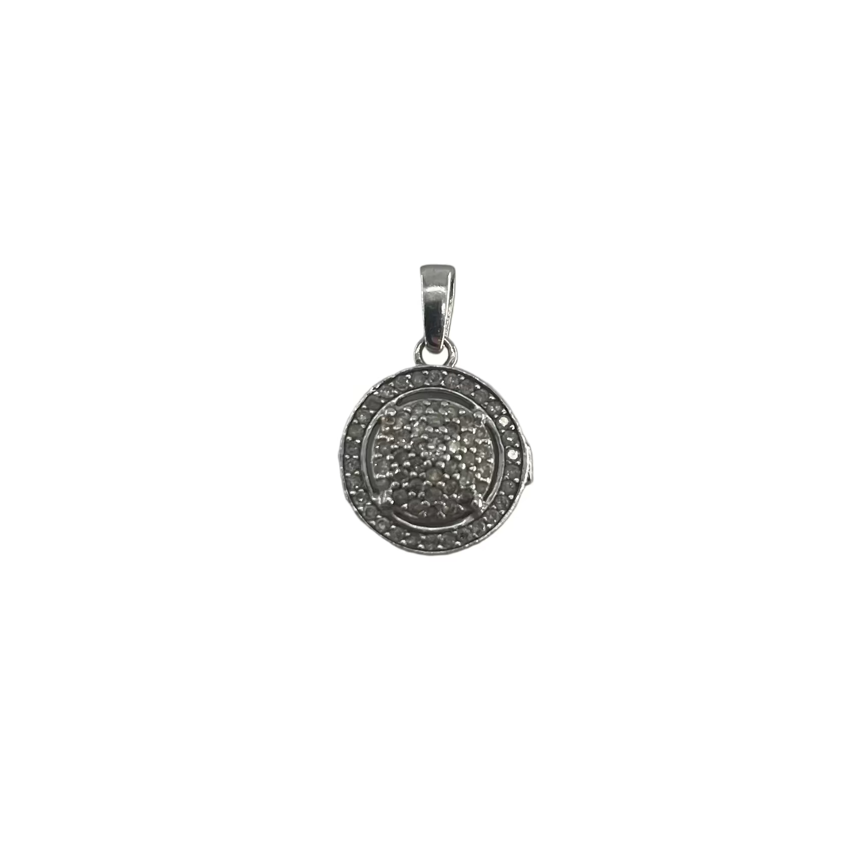 9ct Round Paved Diamond & Moissanite Pendent Carat: 9ct Colour: White Gold Stones: Diamond & Moissanite Width: 19mm Length: