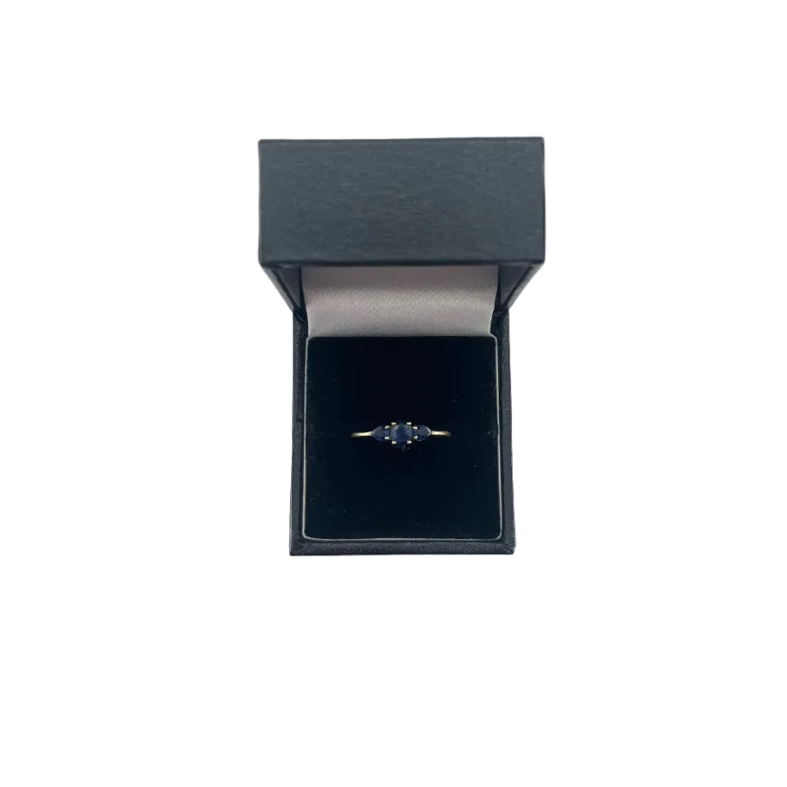 9ct Three Stone Sapphire Ring Carat: 9ct Gold Colour: Yellow Gold Size: Q Stones: Sapphire Weight: 1.6g