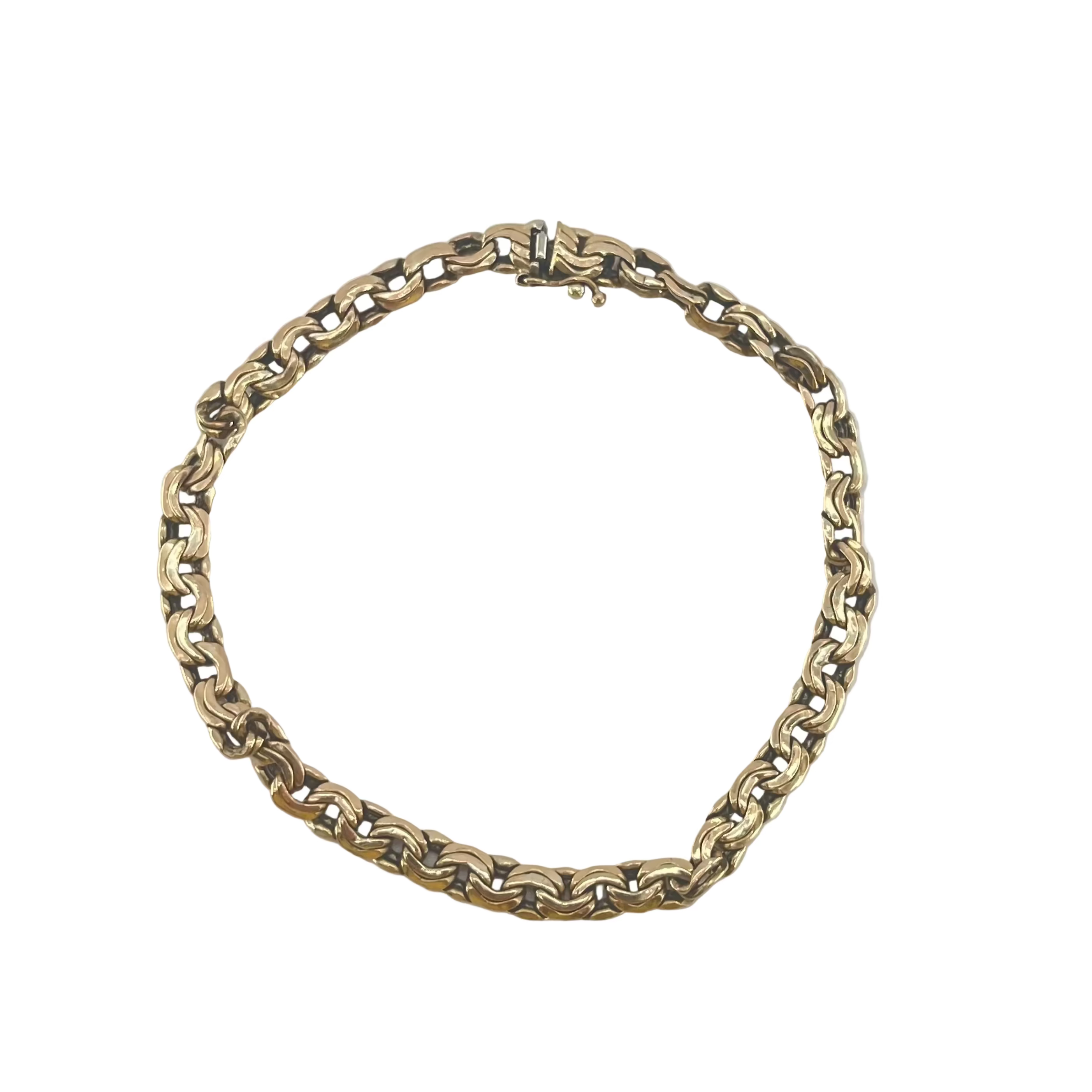 9ct Tripple Fancy Link 9.5" Carat: 9ct Gold Colour: Yellow Gold Width: 5mm Length: 9.5" Weight: 8.25g