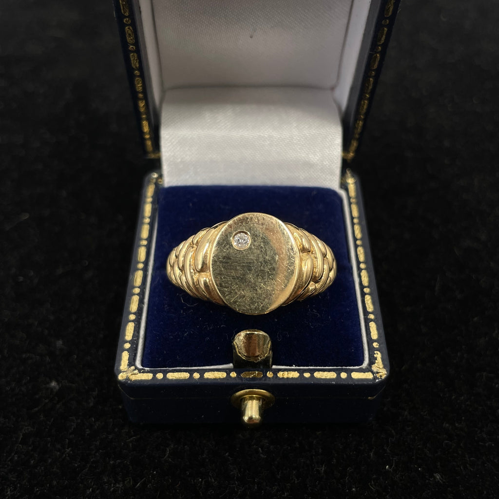 9CT Signet Ring Diamond Size W 1/2