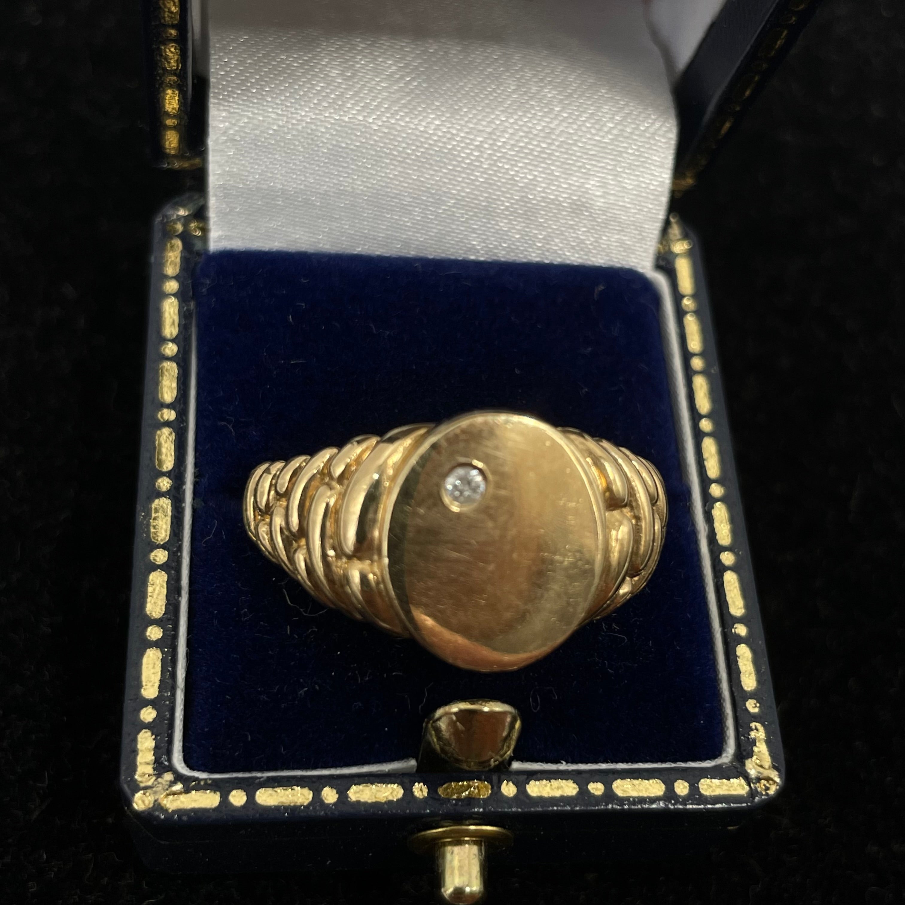 9CT Signet Ring Diamond Size W 1/2
