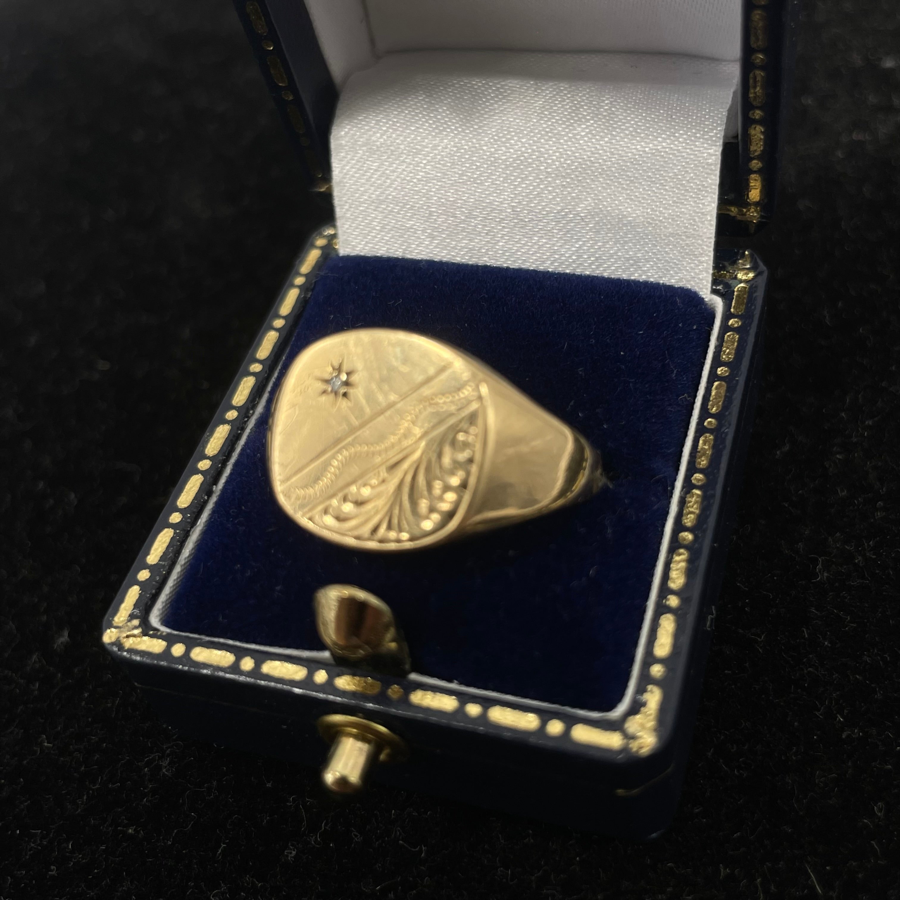 Vintage 9ct Gold Oval Signet Ring Size U
