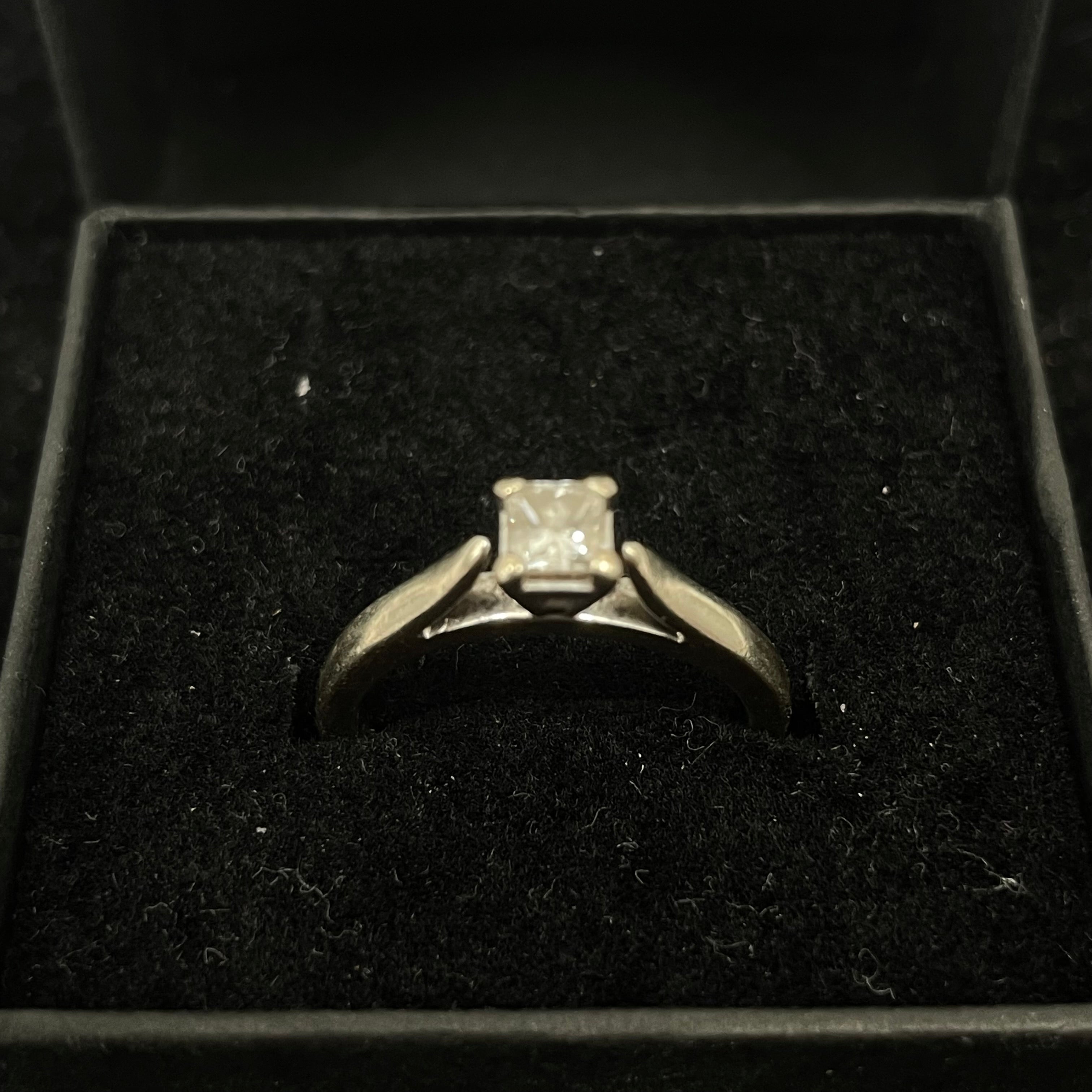 14ct White Gold Diamond Solitaire Ring – Size M
