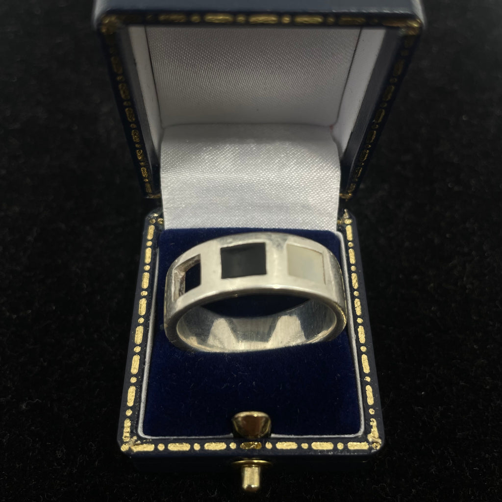 925 Sterling Silver Black & White Inlay Band Ring – Size Y