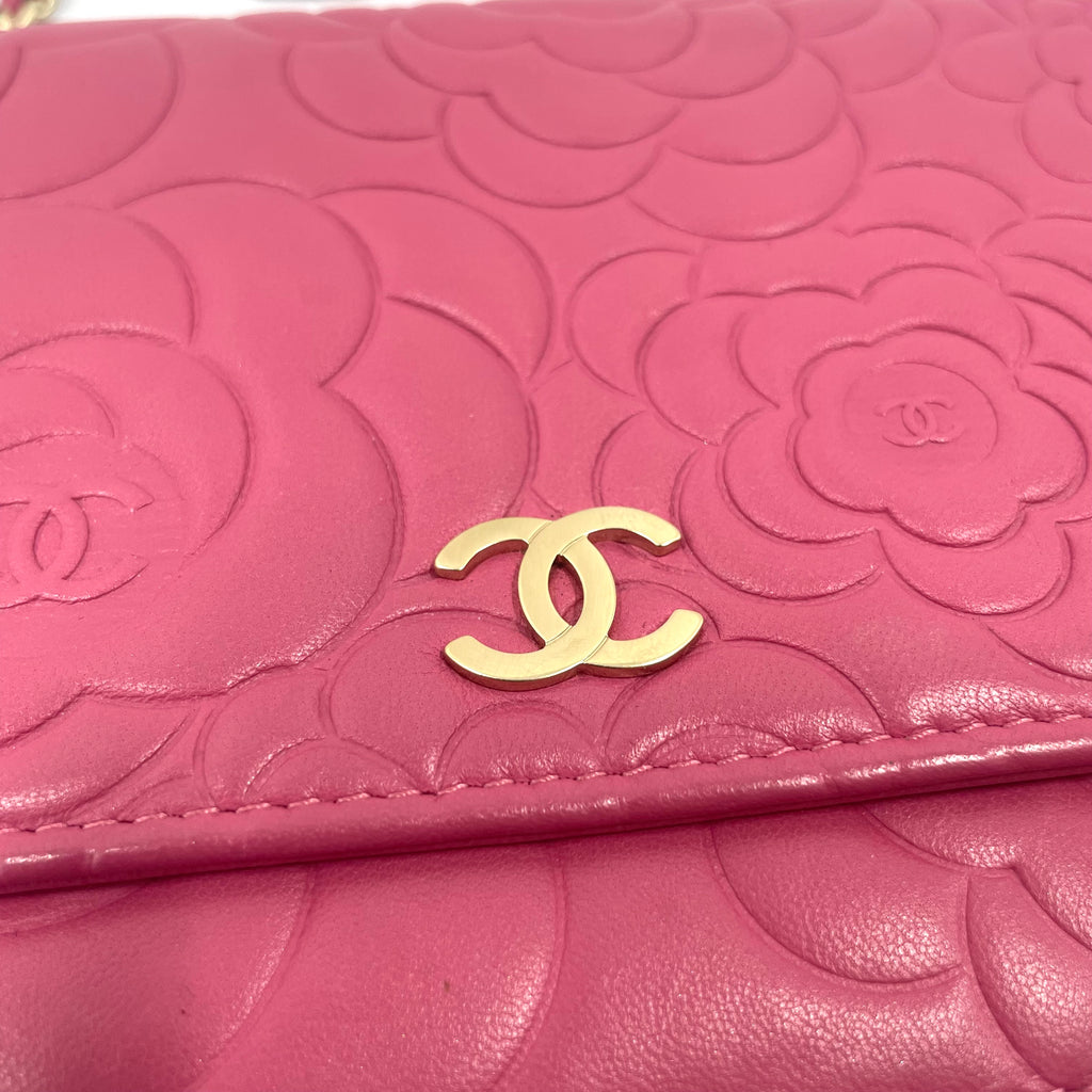 Chanel Pink Camellia Embossed Leather Chain Wallet/Crossbody Bag – Pre-Owned – Excellent Condition