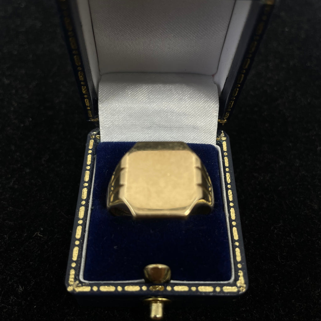 9CT Signet Ring Square Top Size W 1/2