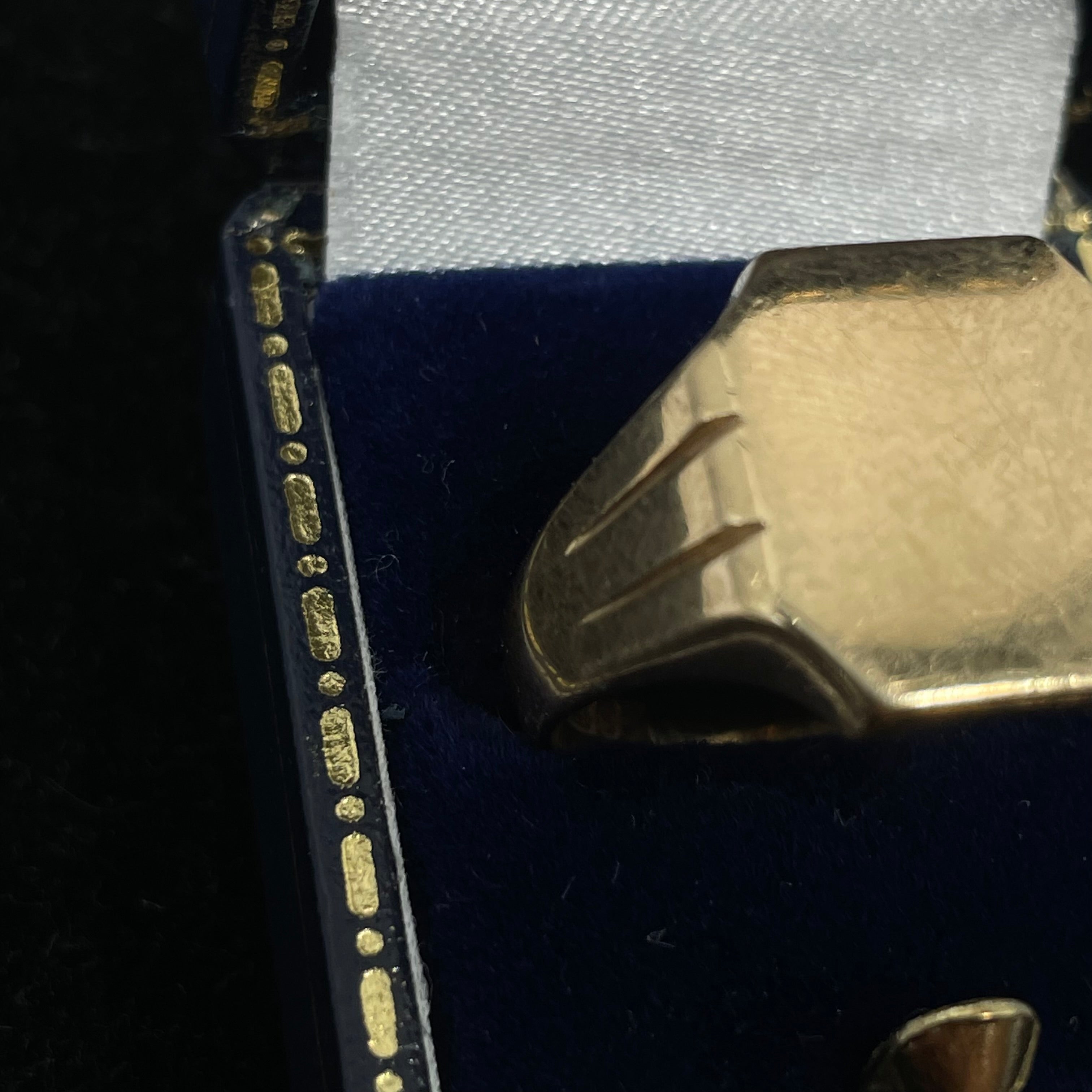 9CT Signet Ring Square Top Size W 1/2