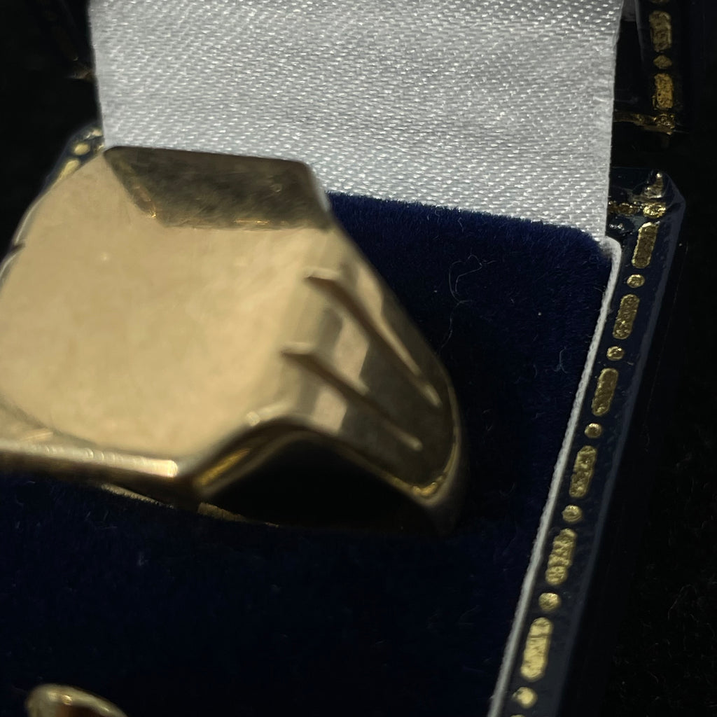 9CT Signet Ring Square Top Size W 1/2