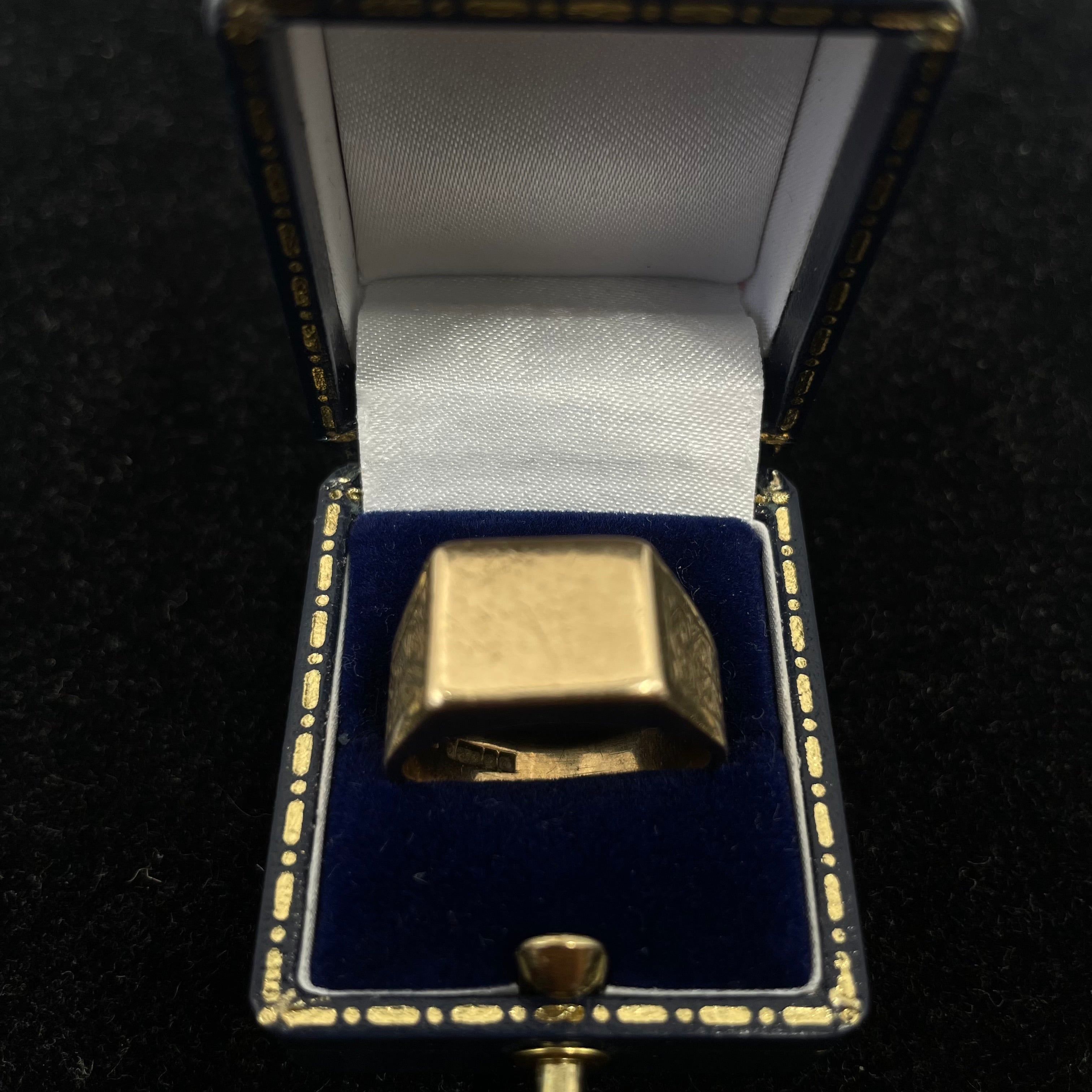 9CT Signet Ring Rectangle Top Size R