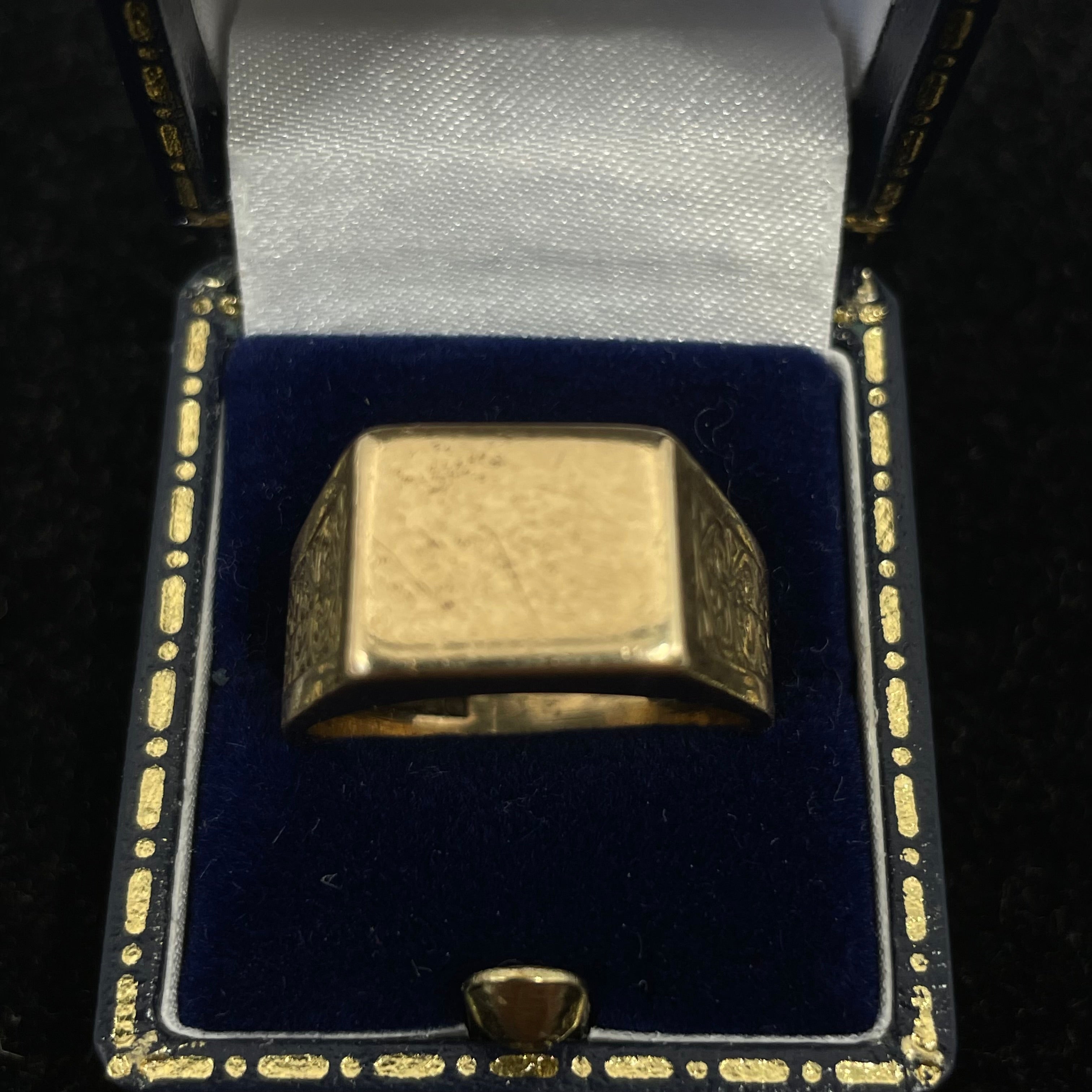 9CT Signet Ring Rectangle Top Size R