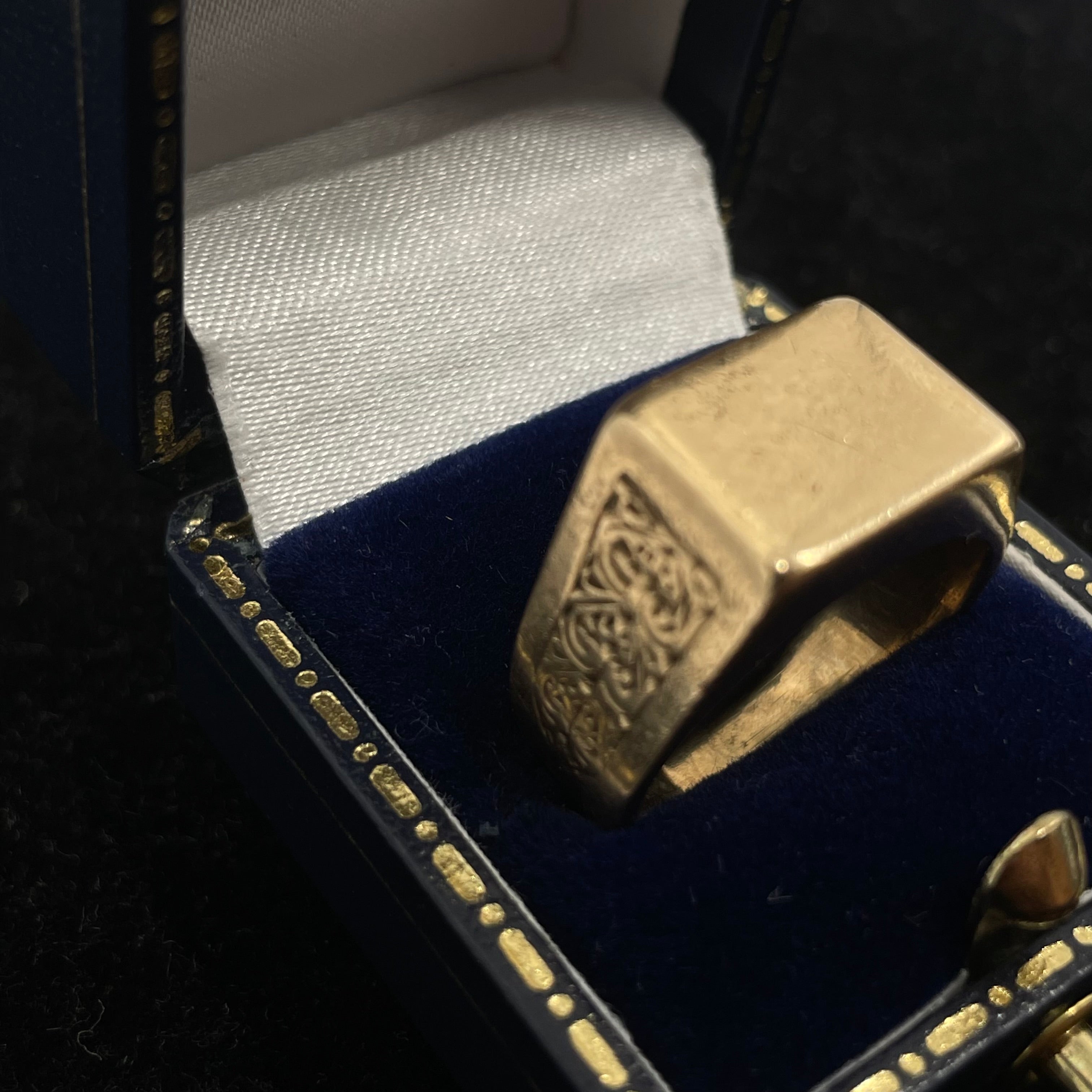 9CT Signet Ring Rectangle Top Size R