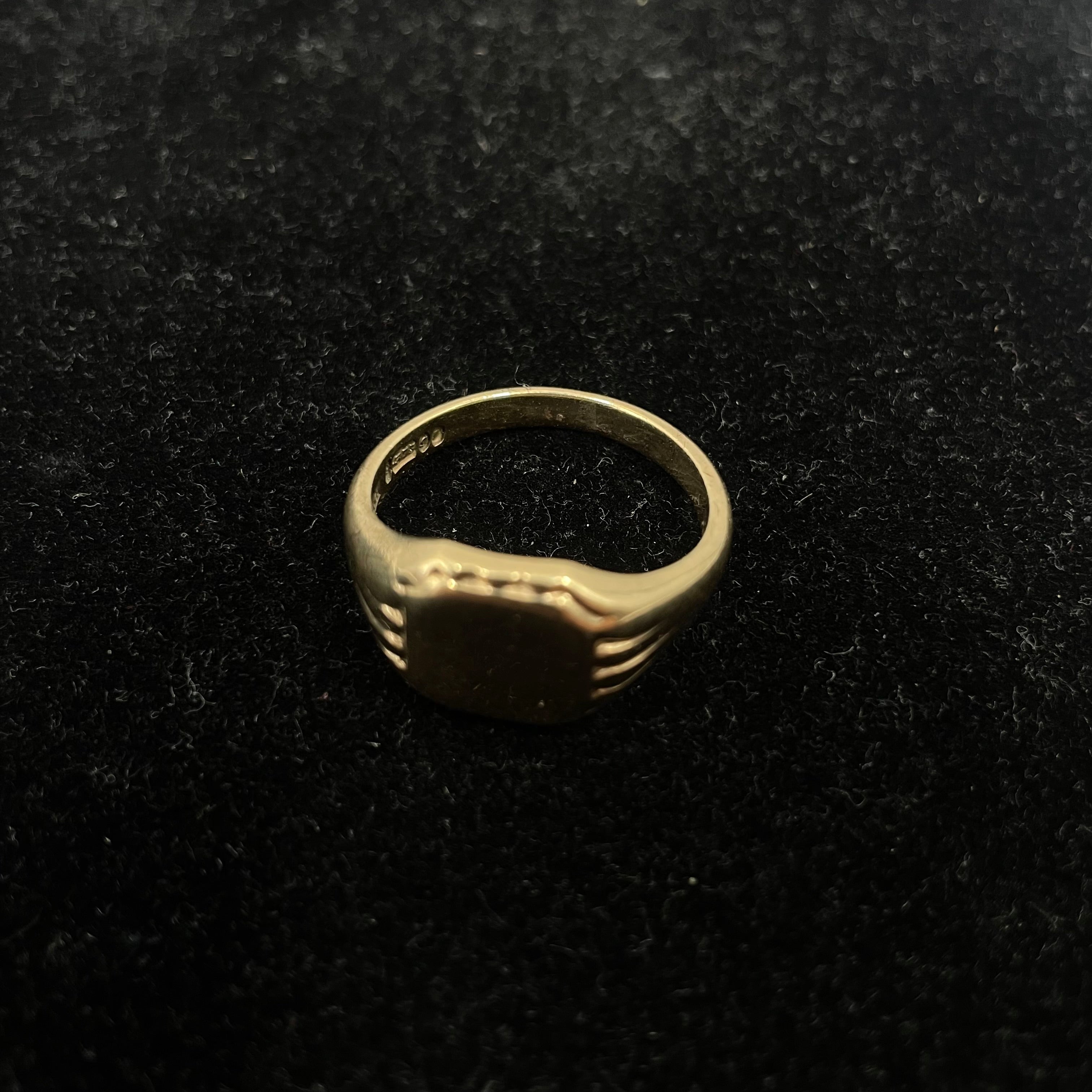 9CT Signet Ring Square Top Size X 1/2