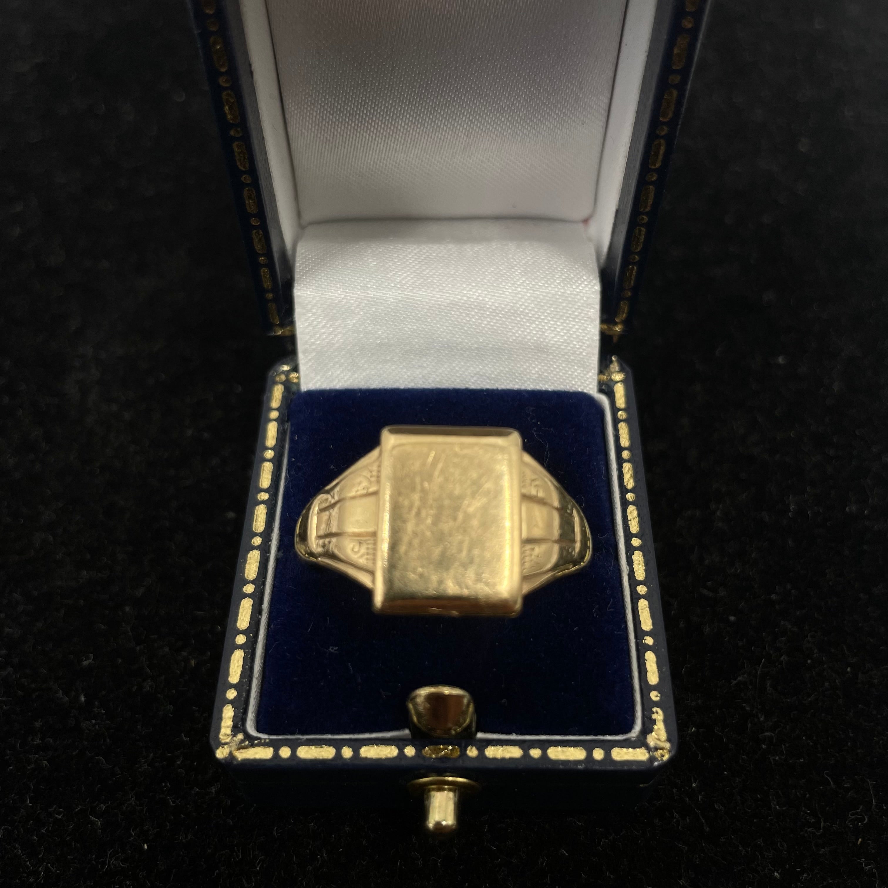 9CT Yellow Gold Signet Ring Rectangle Top Size X 1/2