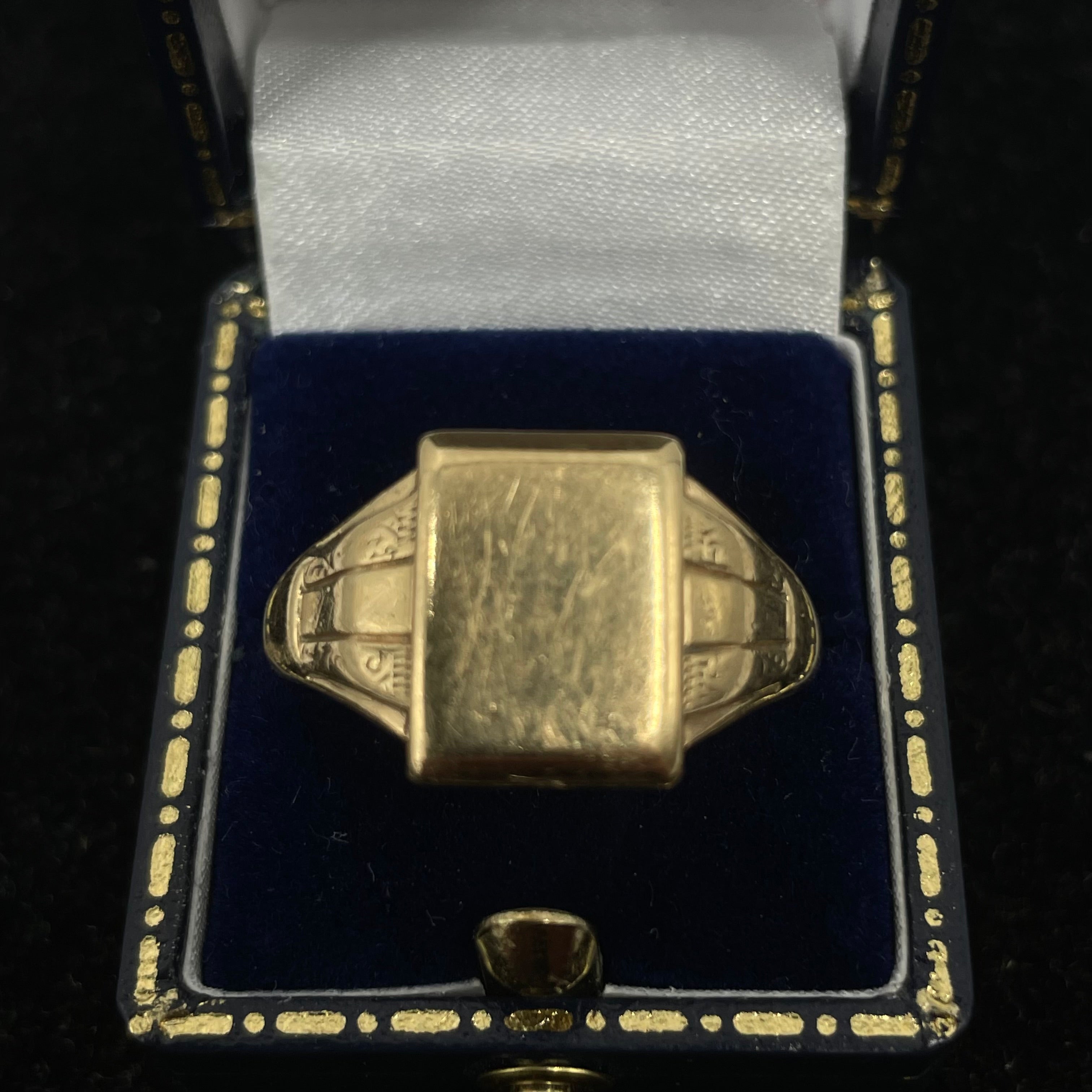 9CT Yellow Gold Signet Ring Rectangle Top Size X 1/2