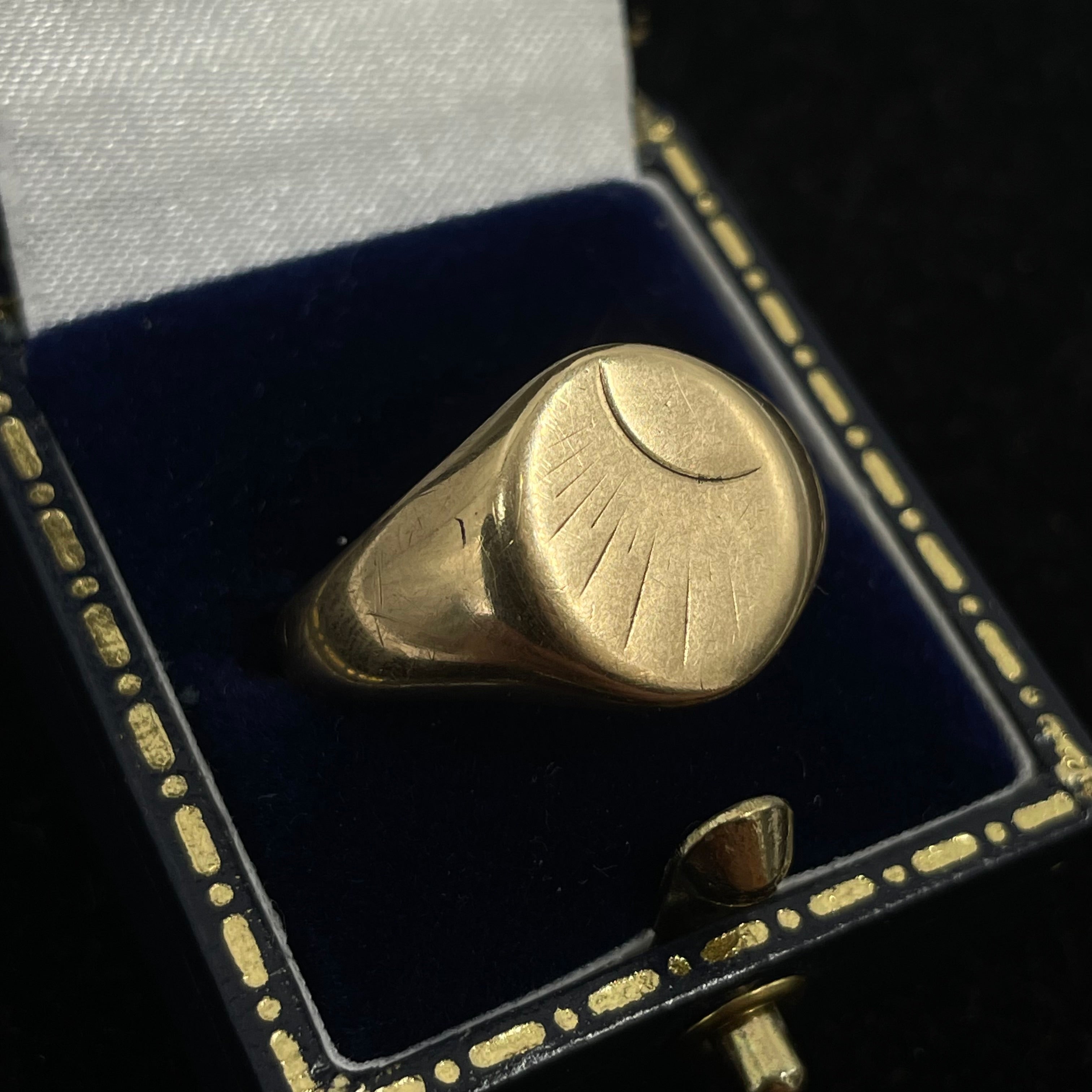 9CT Yellow Gold Signet Ring Oval Face Size T