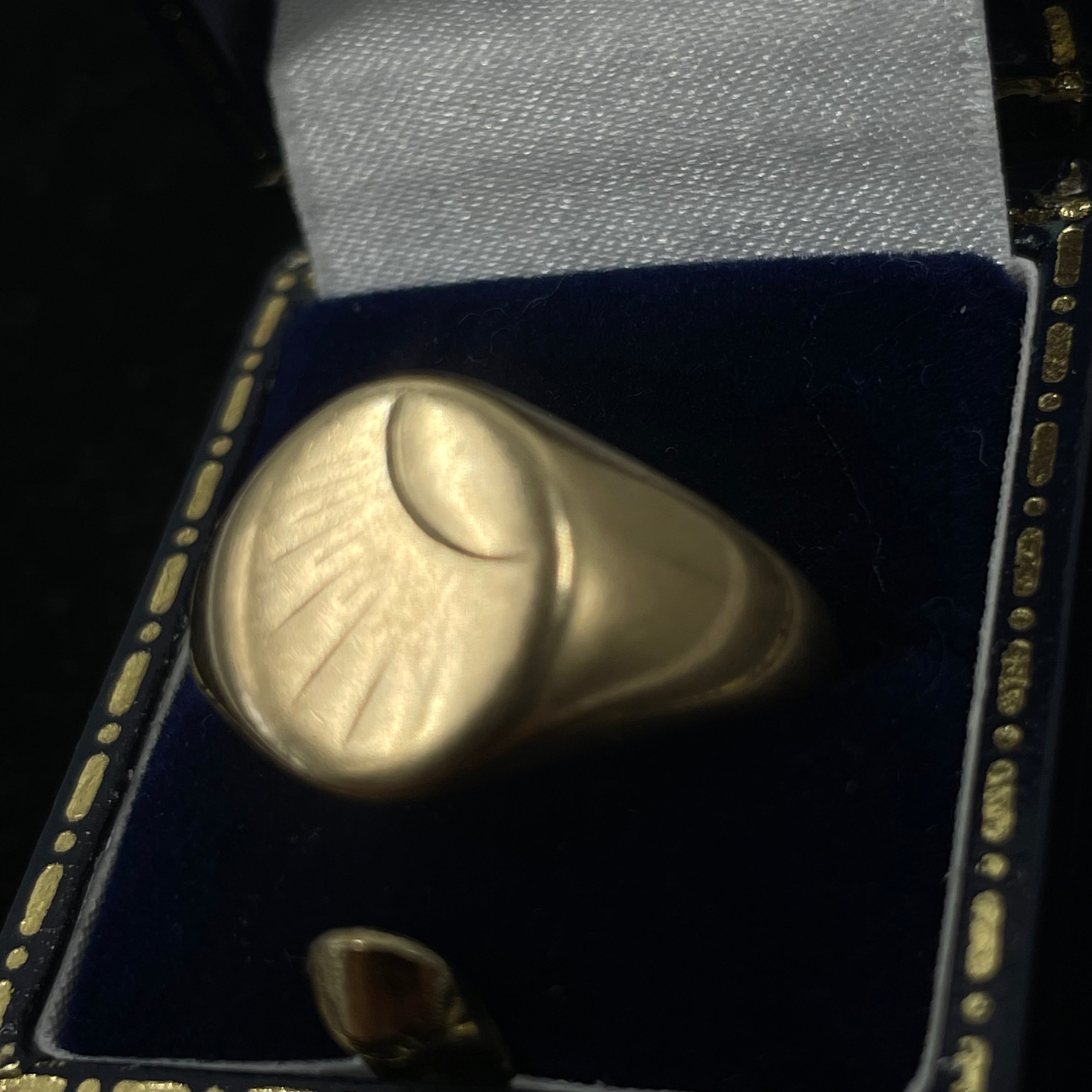 9CT Yellow Gold Signet Ring Oval Face Size T