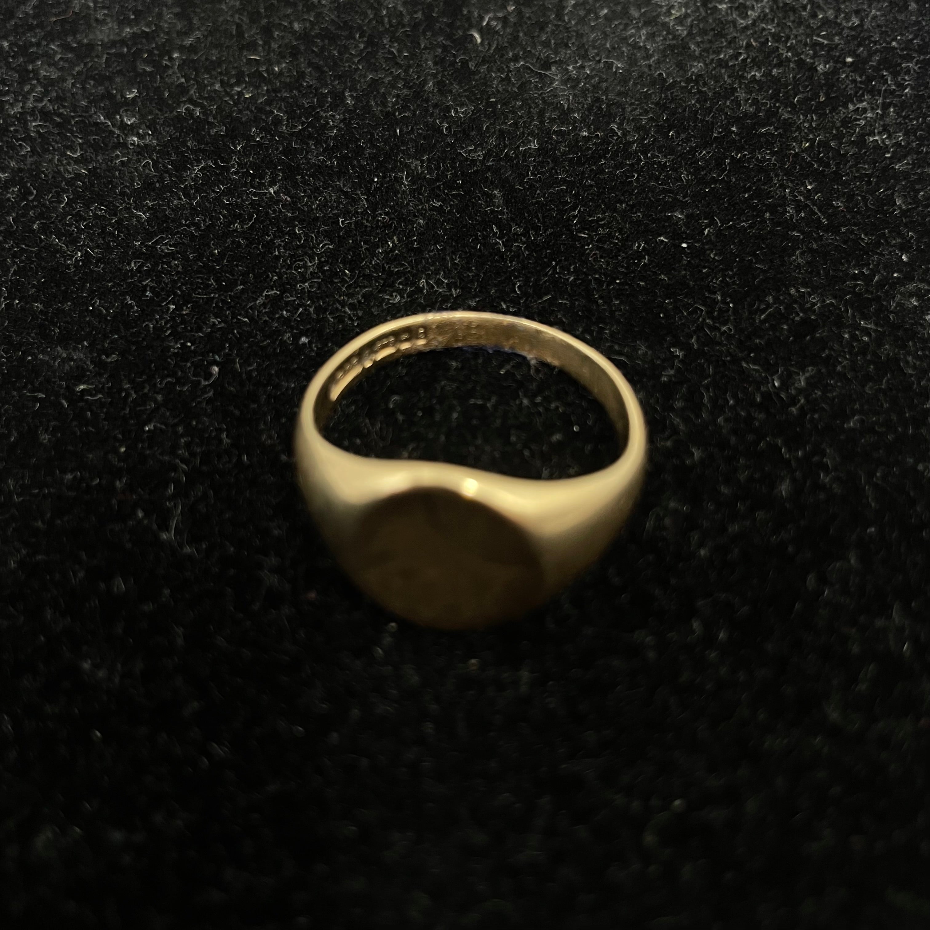 9CT Yellow Gold Signet Ring Oval Face Size T