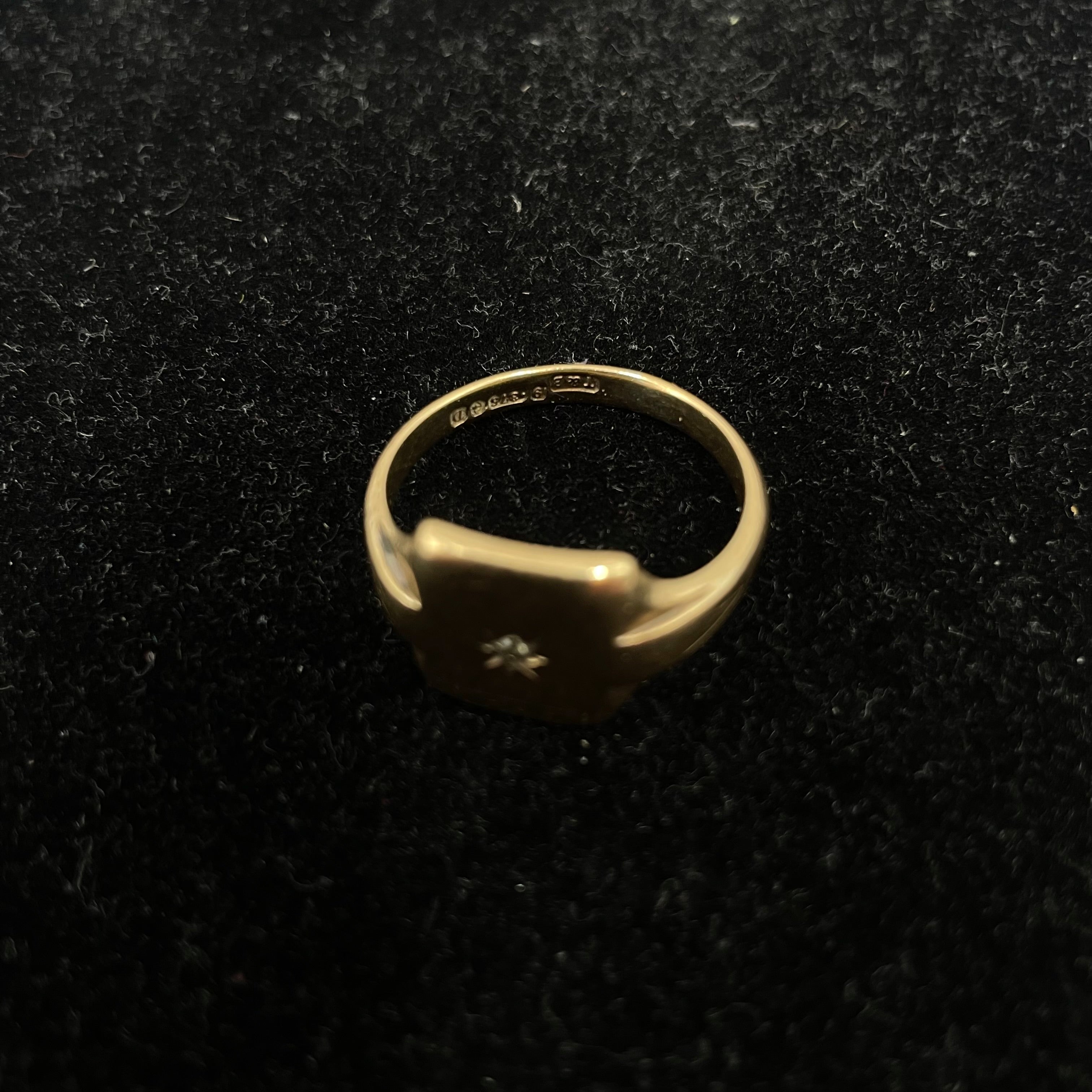 9CT Gold Signet Ring With Small Diamond Size W