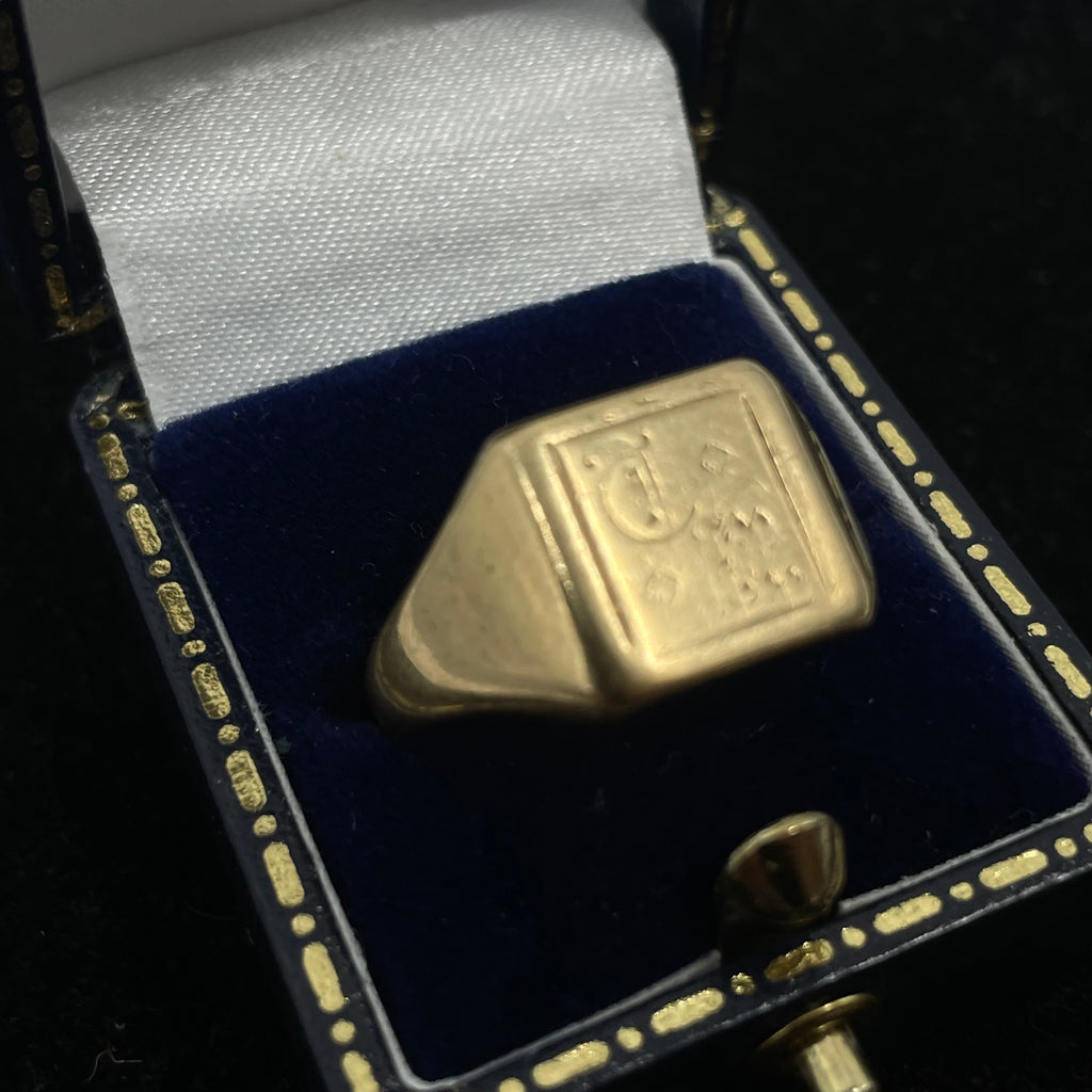 9CT Yellow Gold Signet Ring Square Top Face Size S
