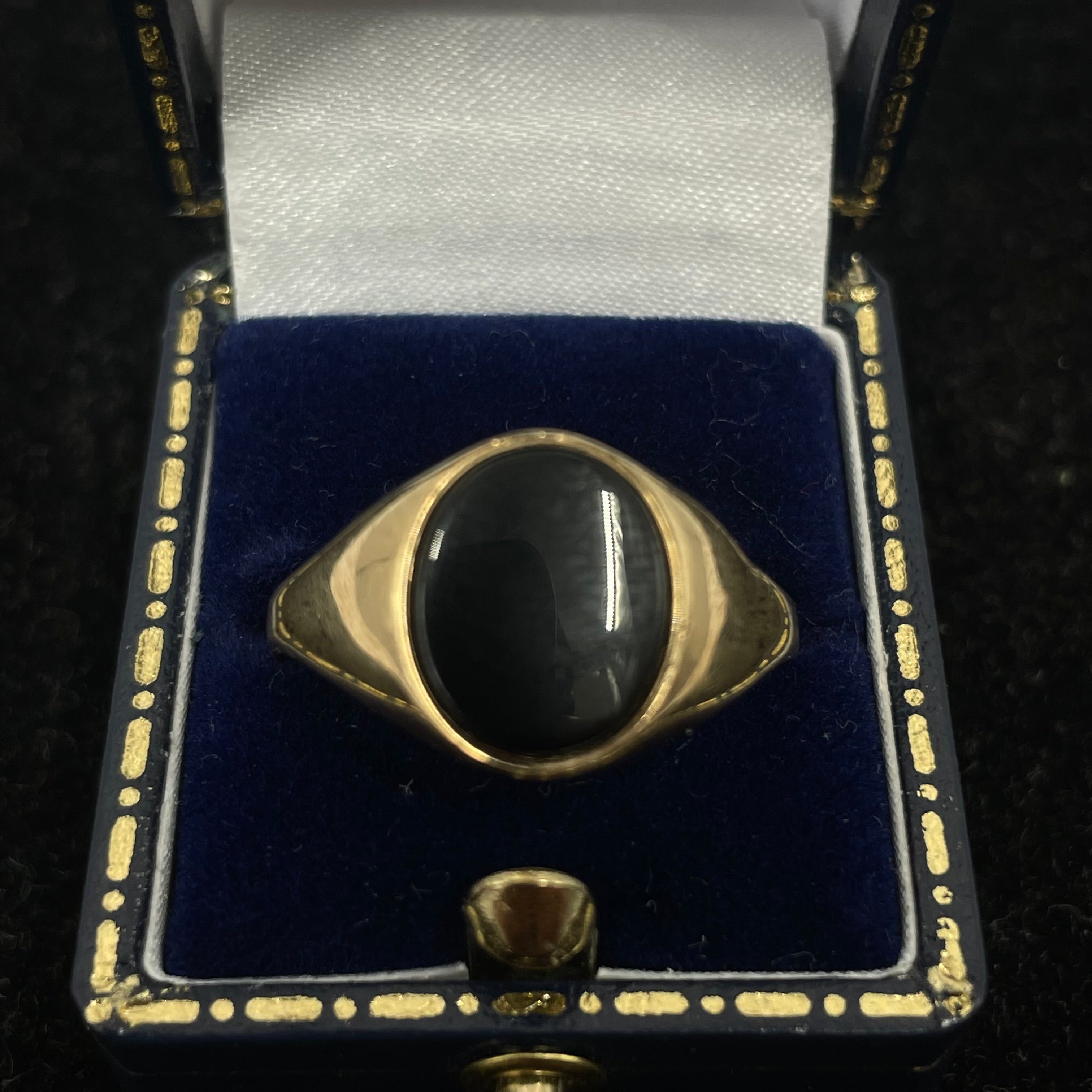 9CT Yellow Gold Signet Ring Oval Face Size V 1/2