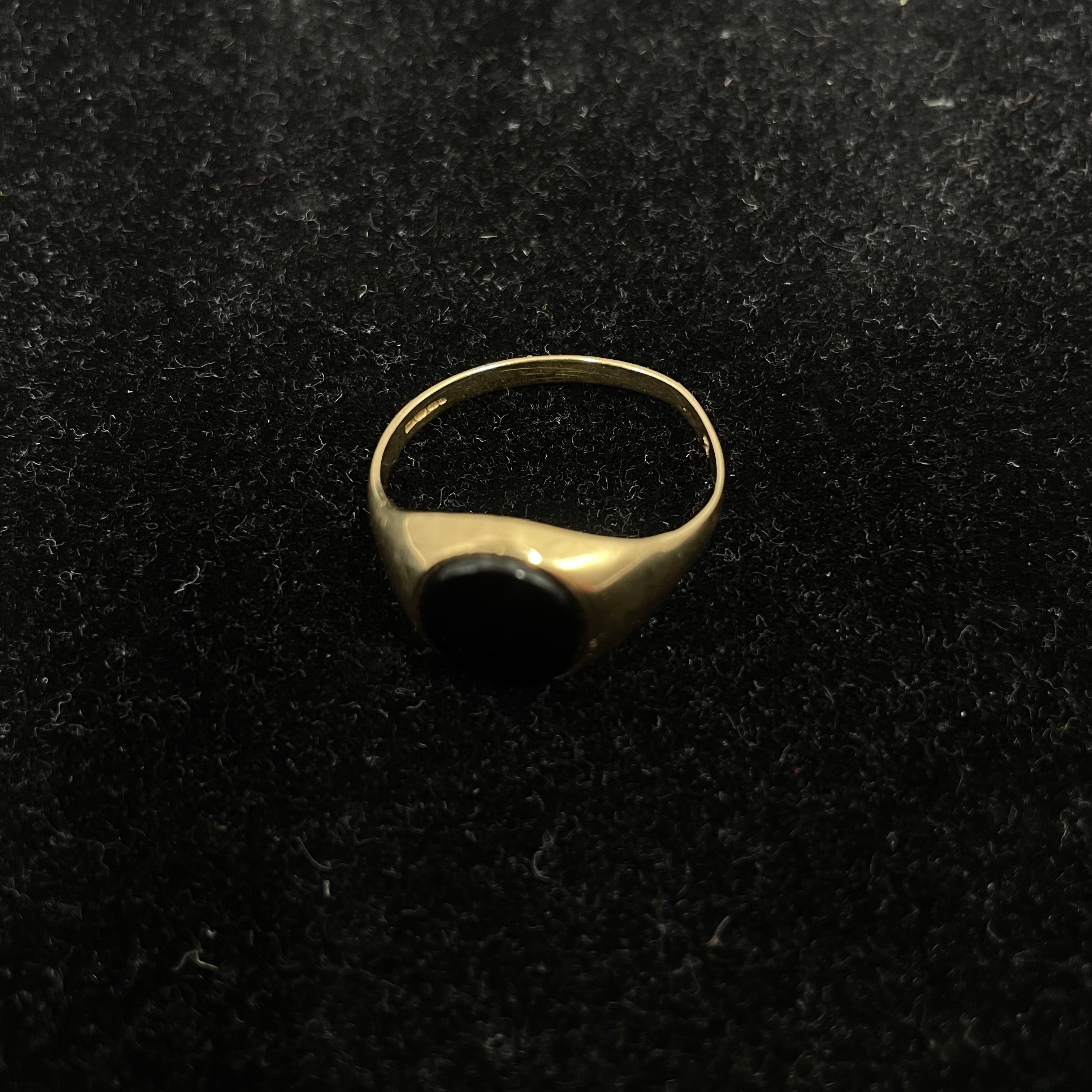 9CT Yellow Gold Signet Ring Oval Face Size V 1/2