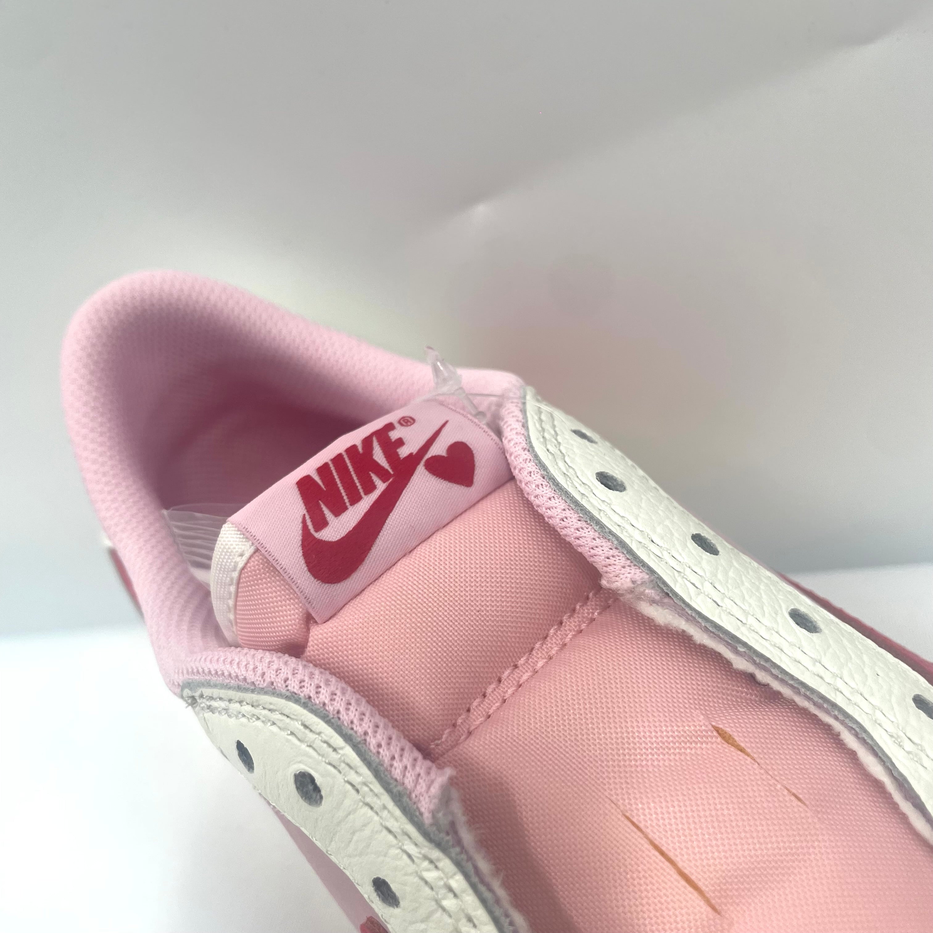 Travis x Jordan 1 Low - Tropic Pink UK9 BNDS