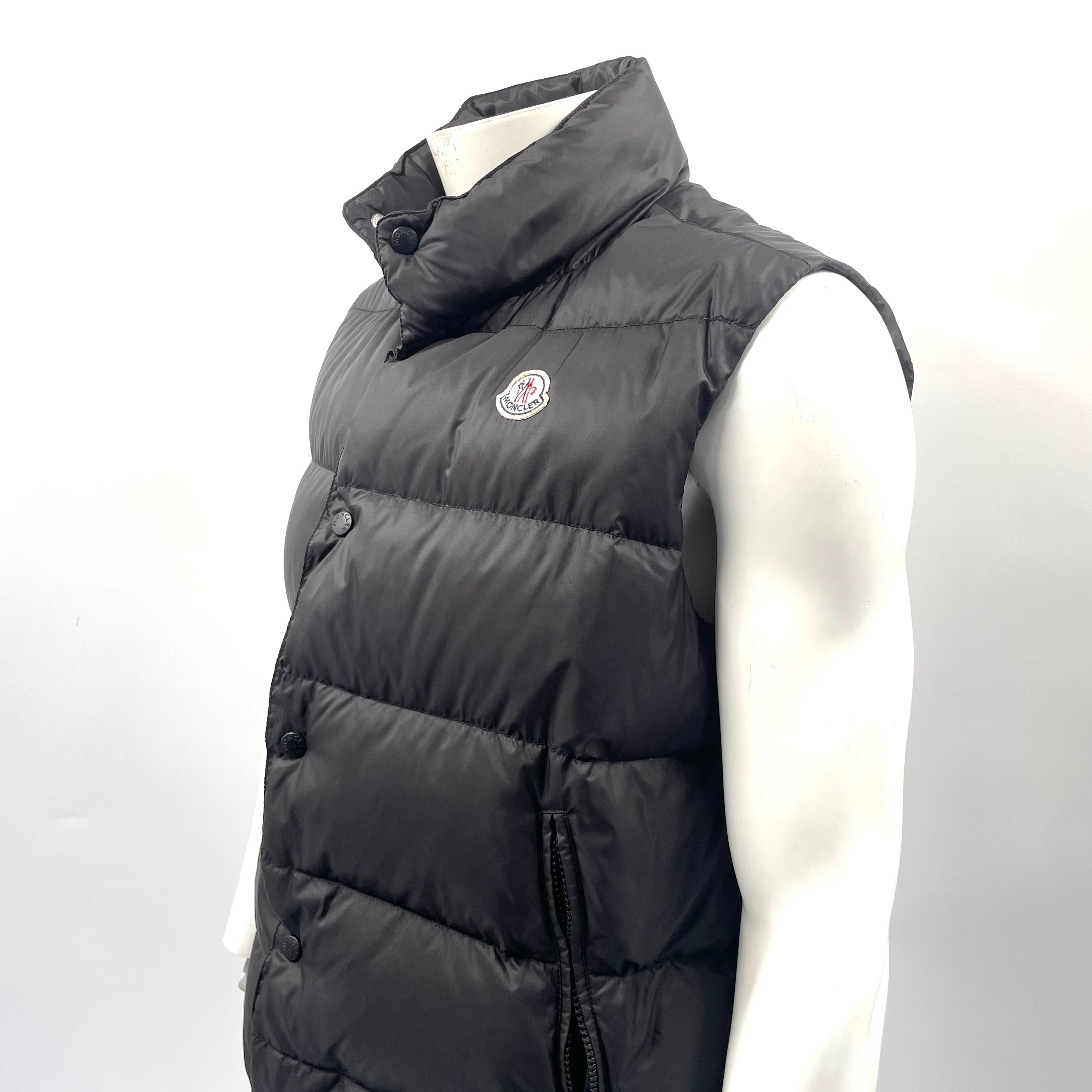 Moncler Black Padded Gilet – Pre-Owned, Good Condition, Size 3
