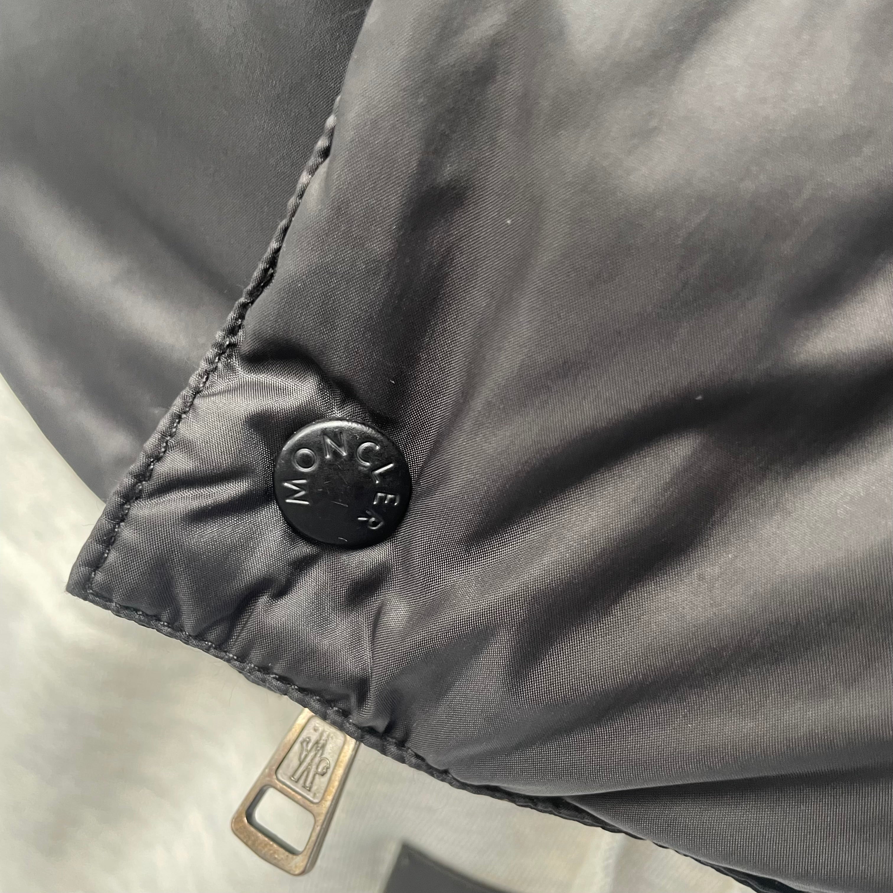 Moncler Black Padded Gilet – Pre-Owned, Good Condition, Size 3
