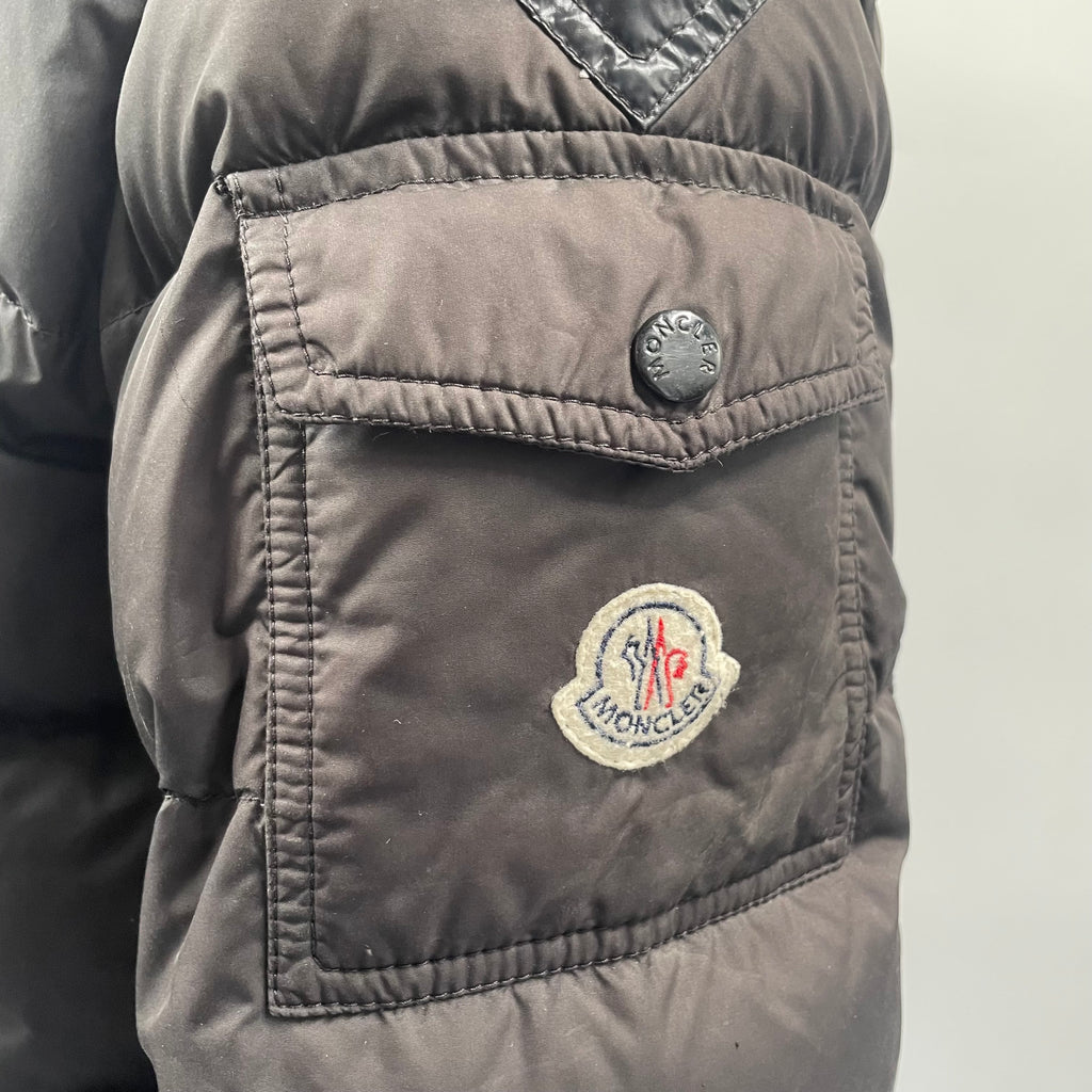 Moncler Black Puffer Jacket – Size 5 – Pre-Owned, Good Condition