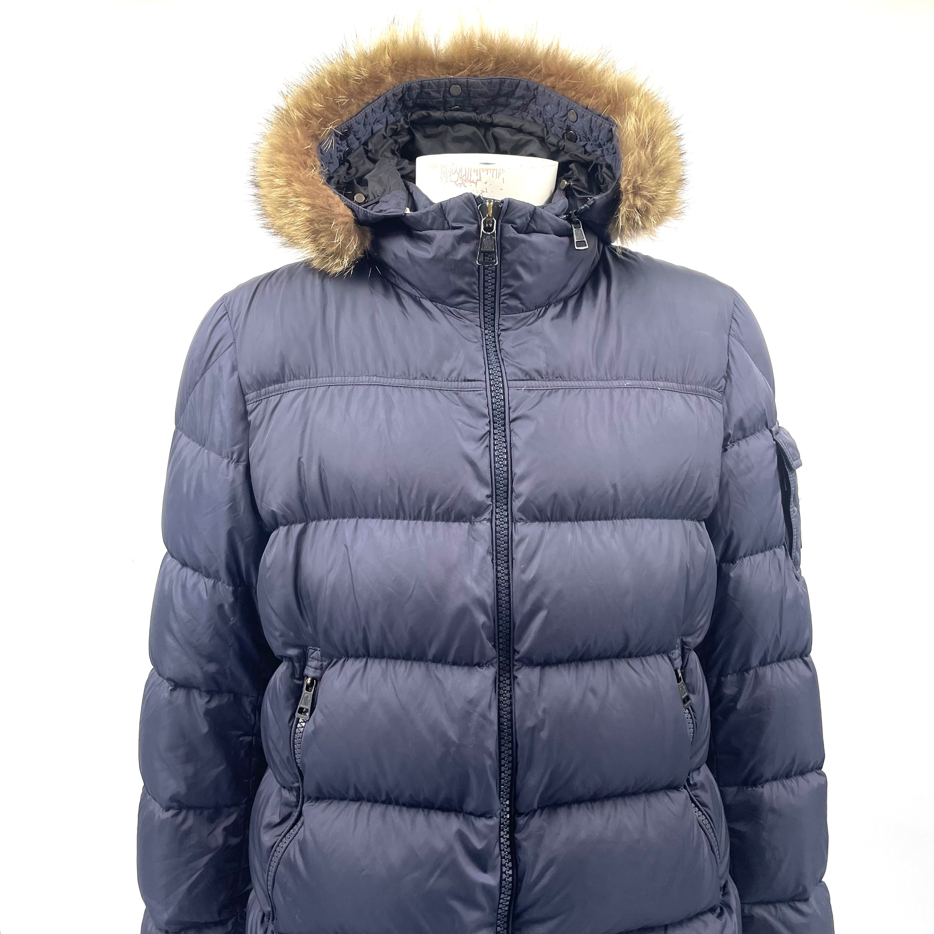 Moncler Navy Blue Fur-Trimmed Puffer Jacket – Size 4 – Pre-Owned, Good Condition