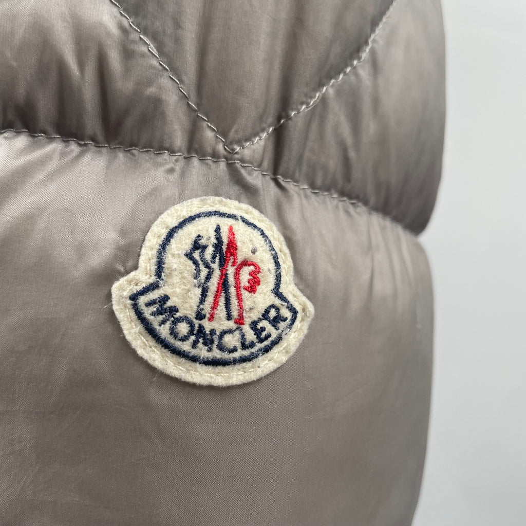 Moncler Grey Puffer Jacket with Hood – Size 5