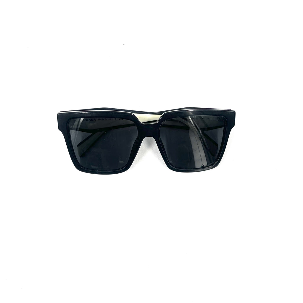 Prada Sunglasses Pre-owned With Case And Box