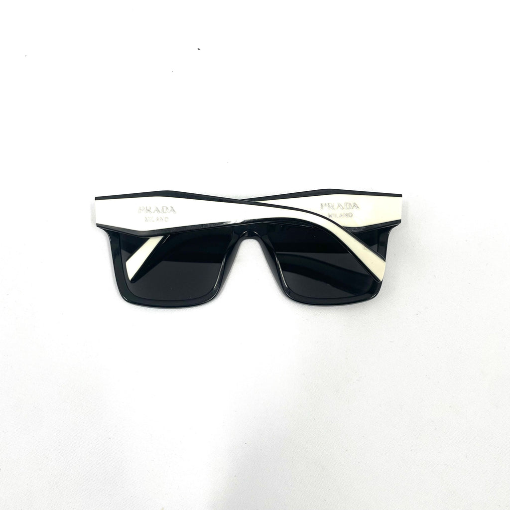 Prada Sunglasses Pre-owned With Case And Box