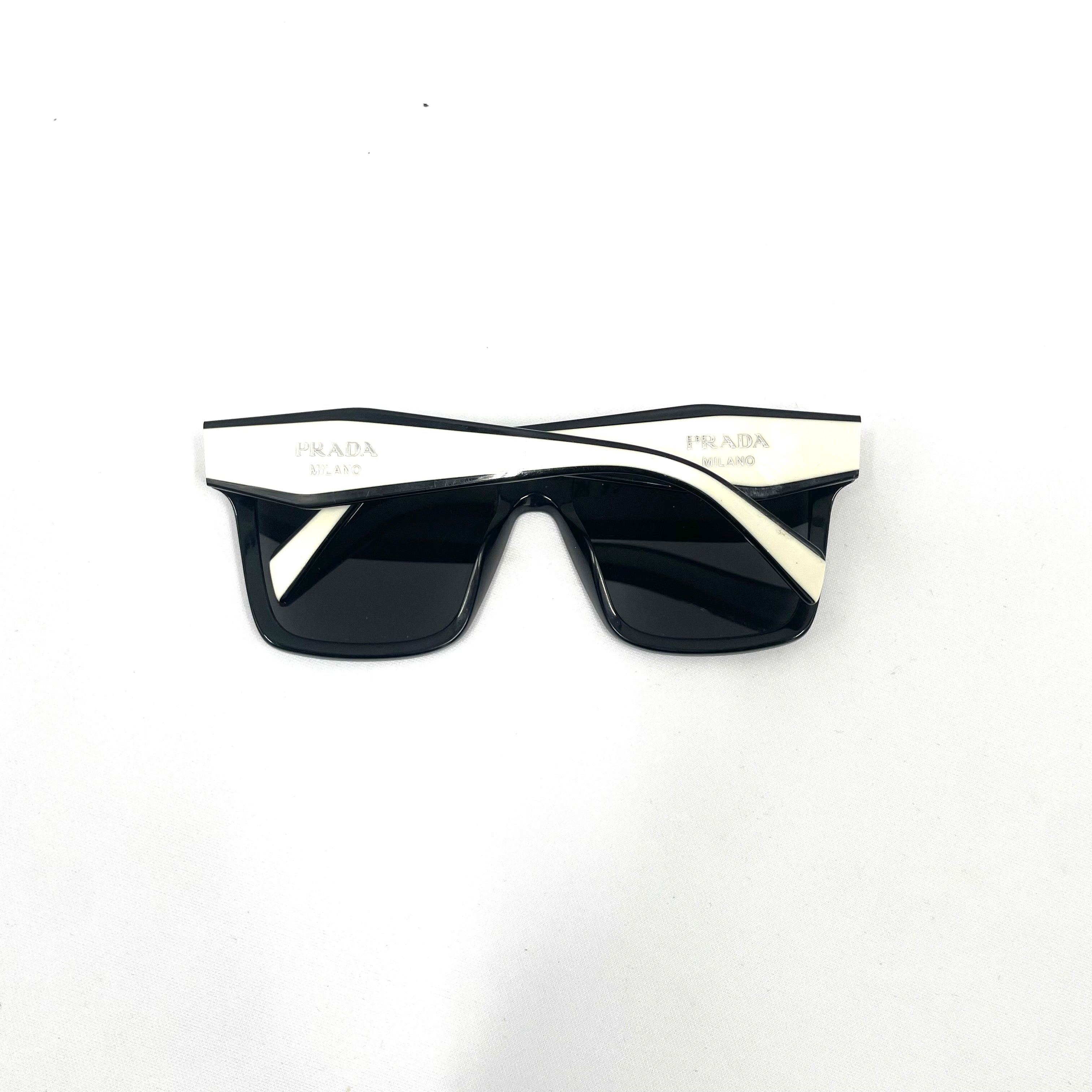 Prada Sunglasses Pre-owned With Case And Box