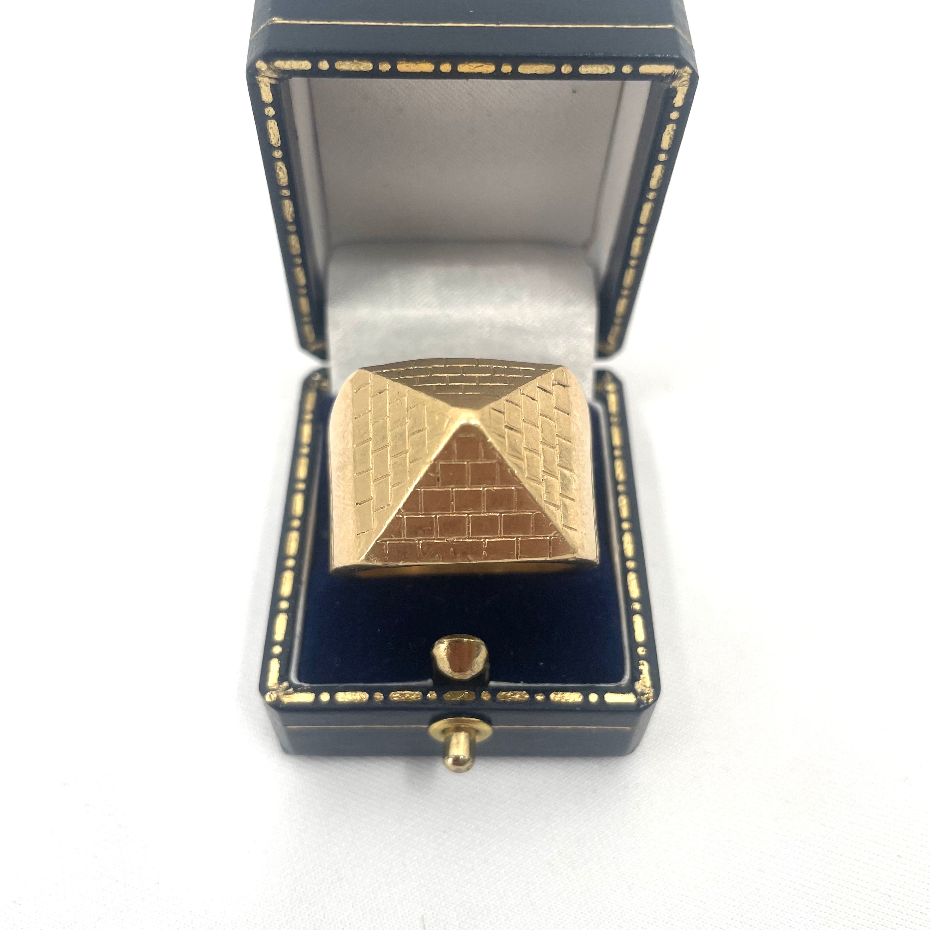 9ct Gold Textured Signet Ring Size
